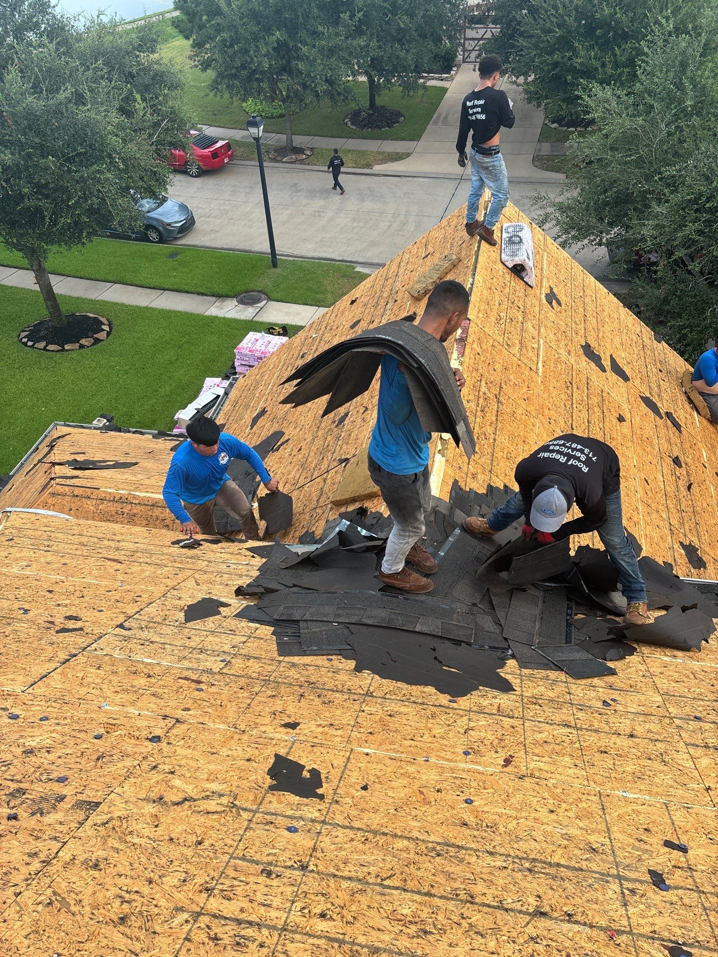 Residential Roofing Installation using Owen's Corning Duration (Lifetime) Shingles by Roof Repair Company
