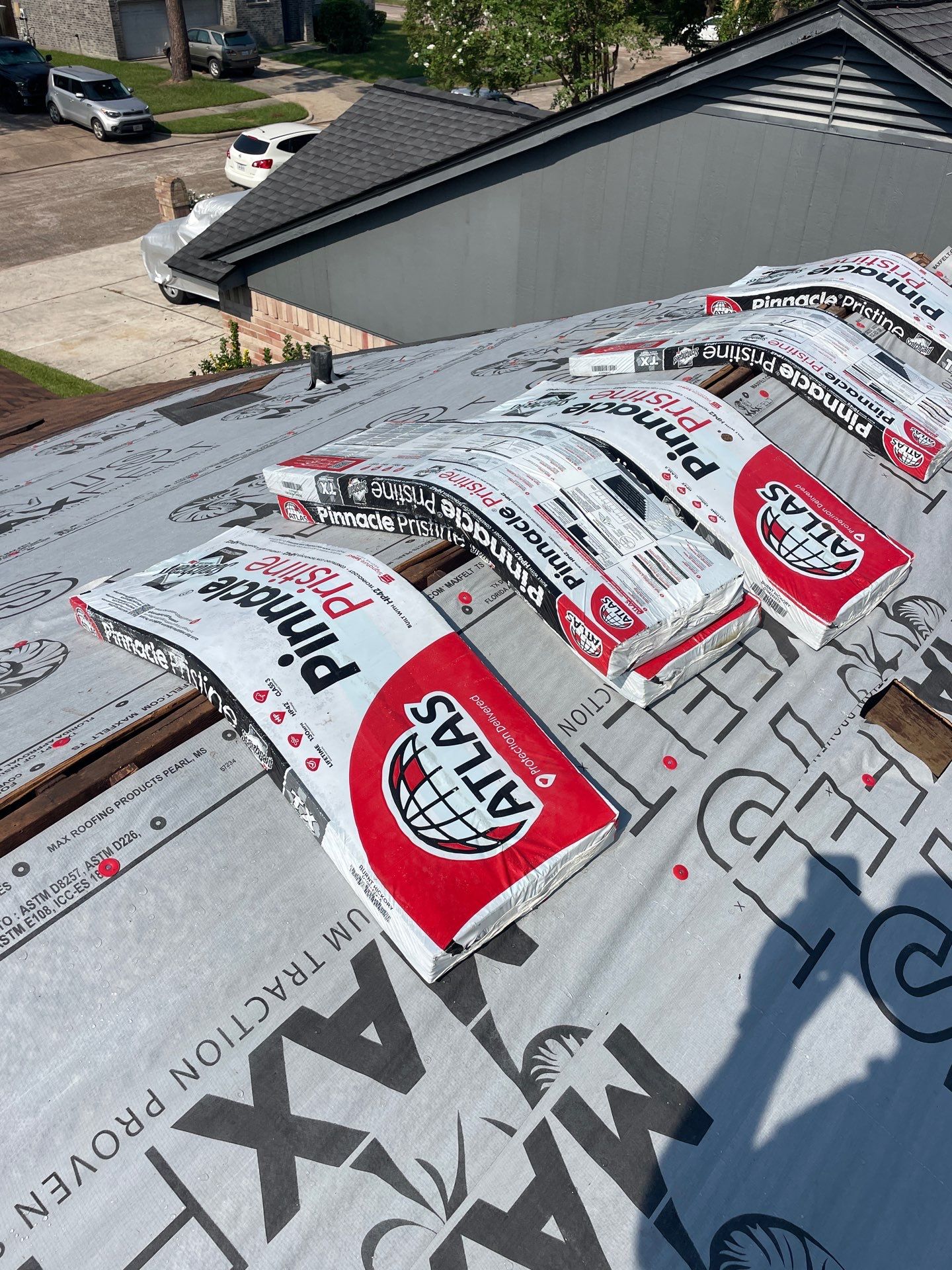 Atascocita Roof Installation using Atlas Pinnacle Pristine by Modern BYLT Roofing & Construction