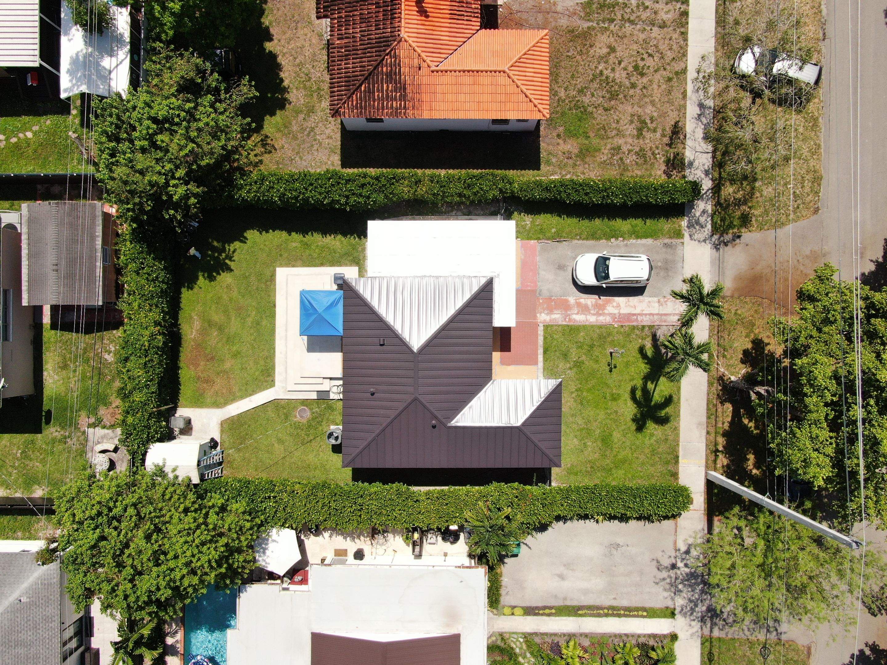 Metal Roof - Galvalume - Dark Bronze by Istueta Roofing