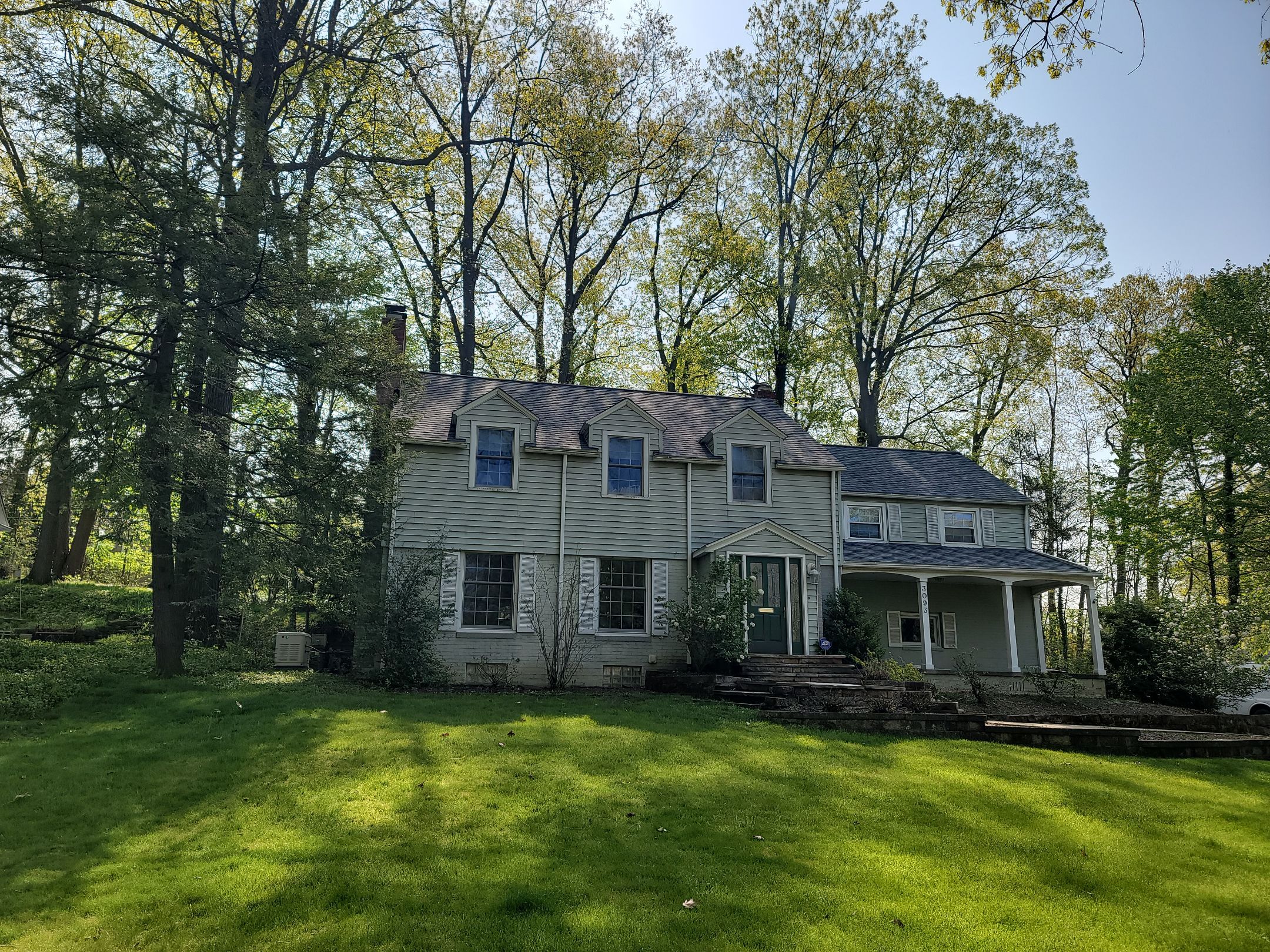 ATLAS PINNACLE COLOR: HEARTHSTONE DRIP EDGE: WHITE by Eagle Eye Roofing