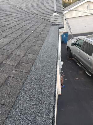 Why Manteno Gutters Clog and Ice Up