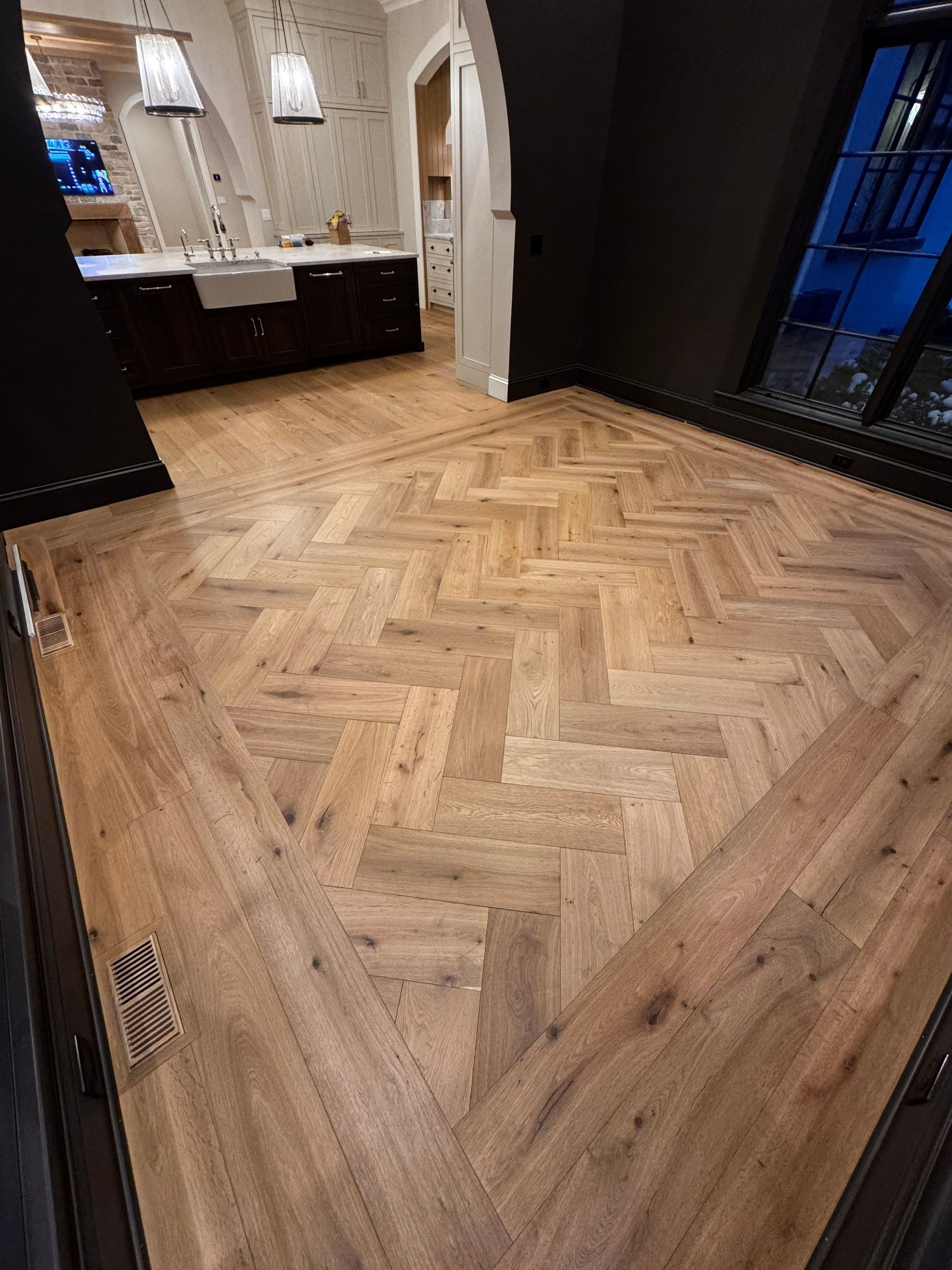 A DREAMY DEN & Matching Hardwoods for this New Build by RTBaldwin Hardwood Floors