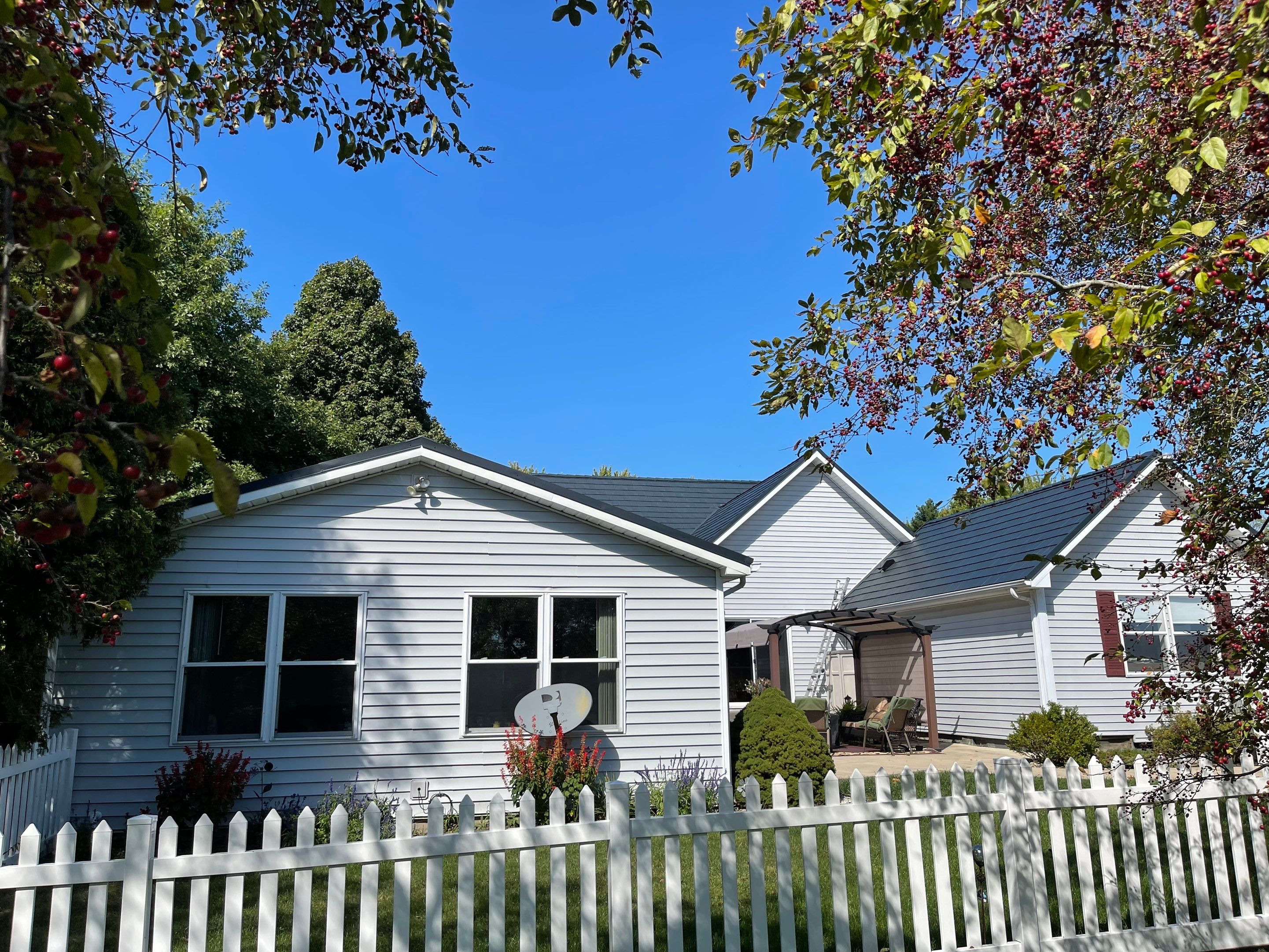 Residential Roofing Installation using Vic West Nothridge Slate by 4Ever Metal Roofing