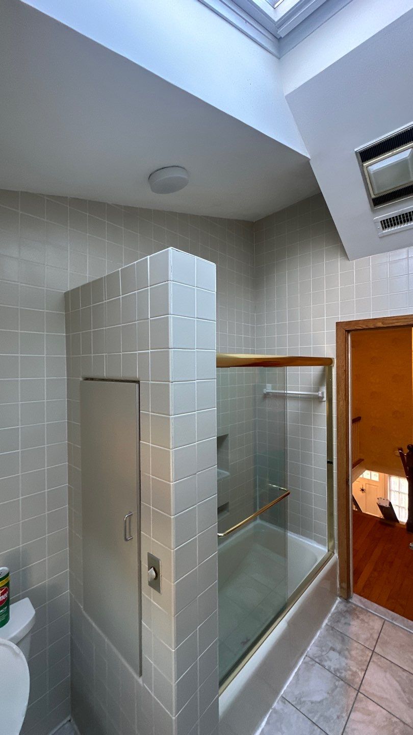 Tub Replacement in Longmeadow, MA by Yankee Home Improvement