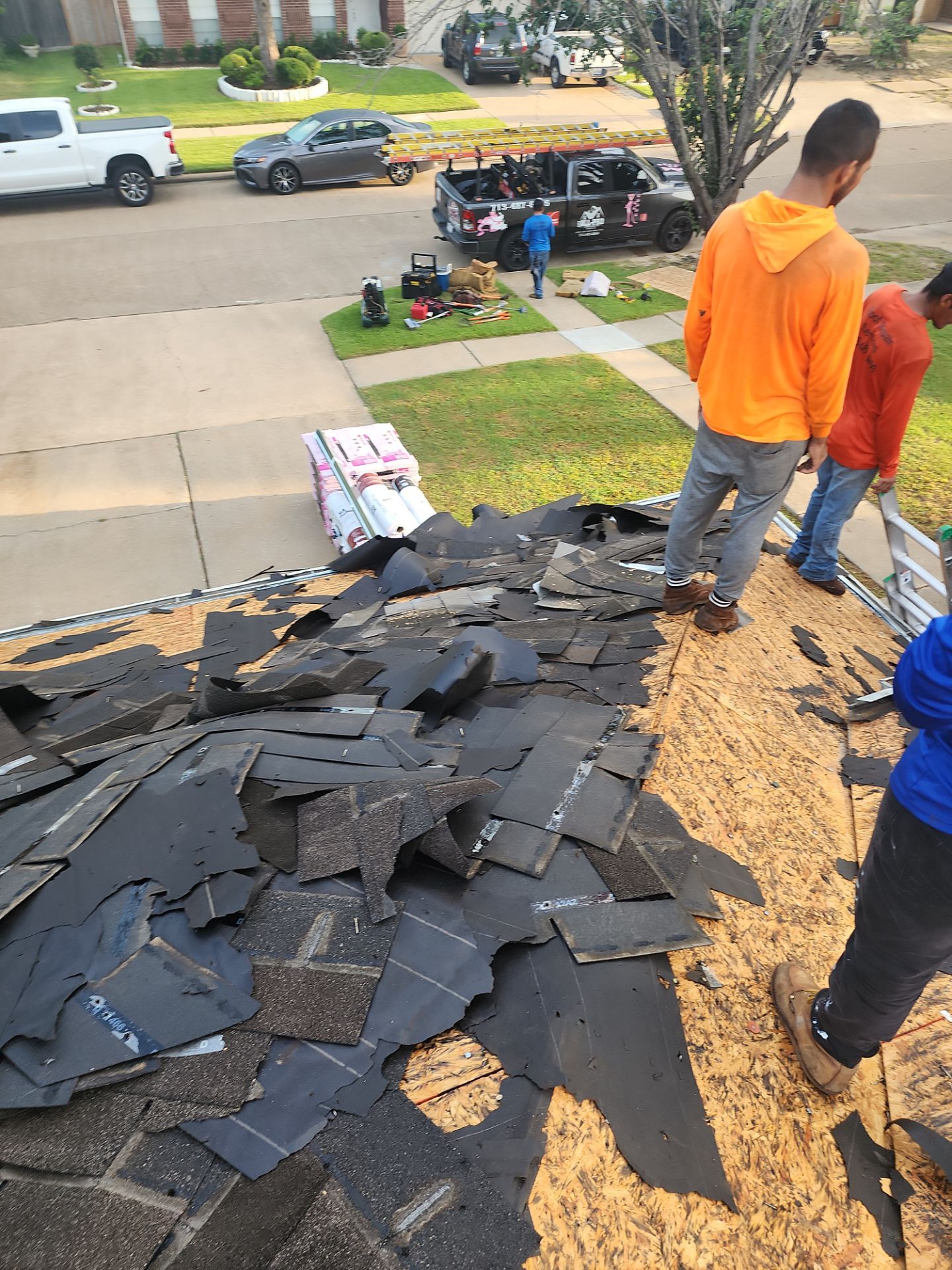 Residential Roofing Installation using Owen's Corning Duration (Lifetime) Shingles by Roof Repair Company