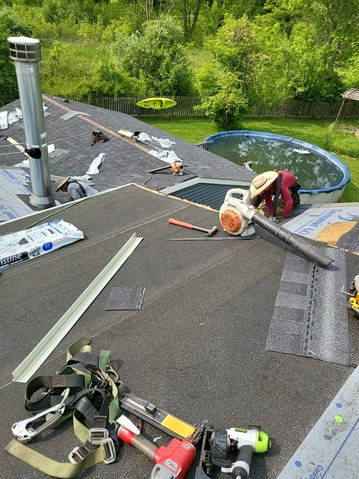 ATLAS PINNACLE COLOR: PRISTINE BLACK by Eagle Eye Roofing