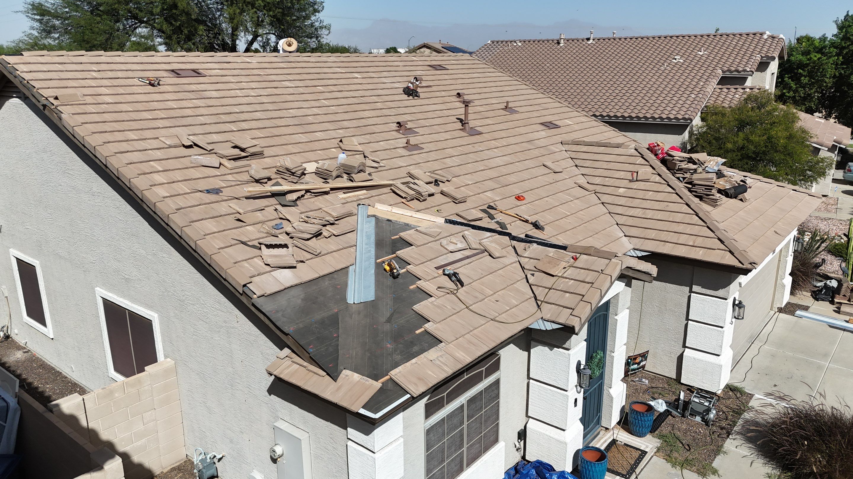 Tile R&R - Malarkey UDL by Saint Roofing