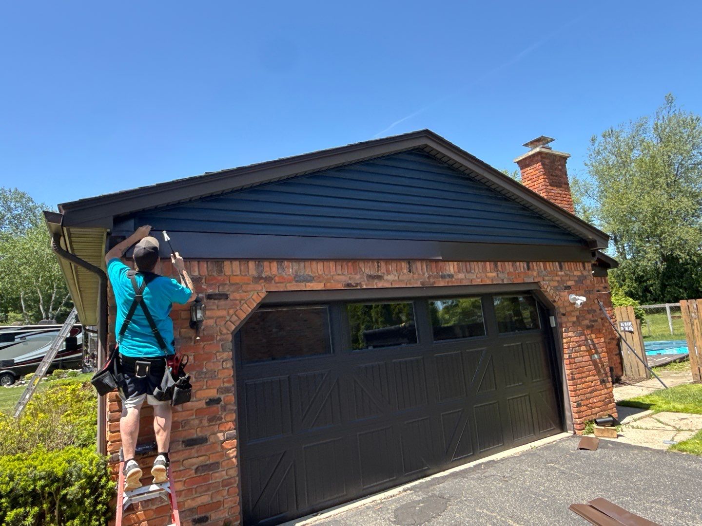 Siding Replacement using Alside Charter Oak D4.5" by 180 Contractors