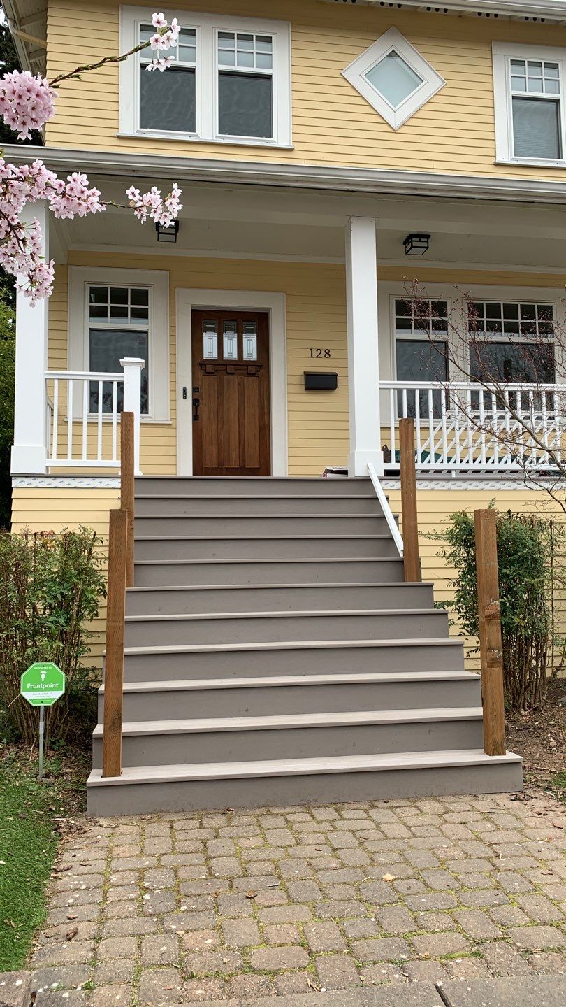 Greenlake Front Porch by Alki deck builders 