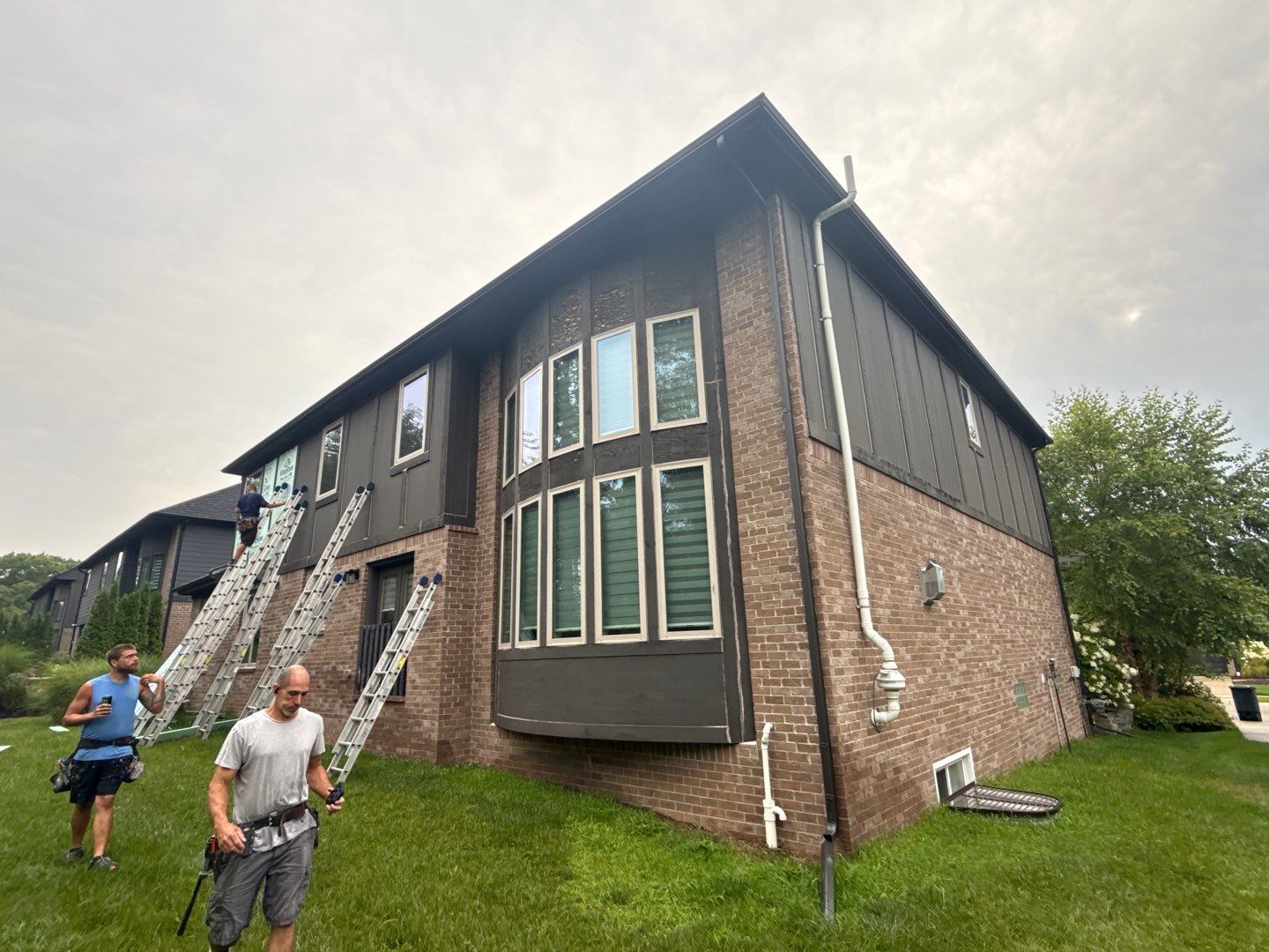 Siding Replacement using Alside S7 Cedar Mill Grain Composite by 180 Contractors