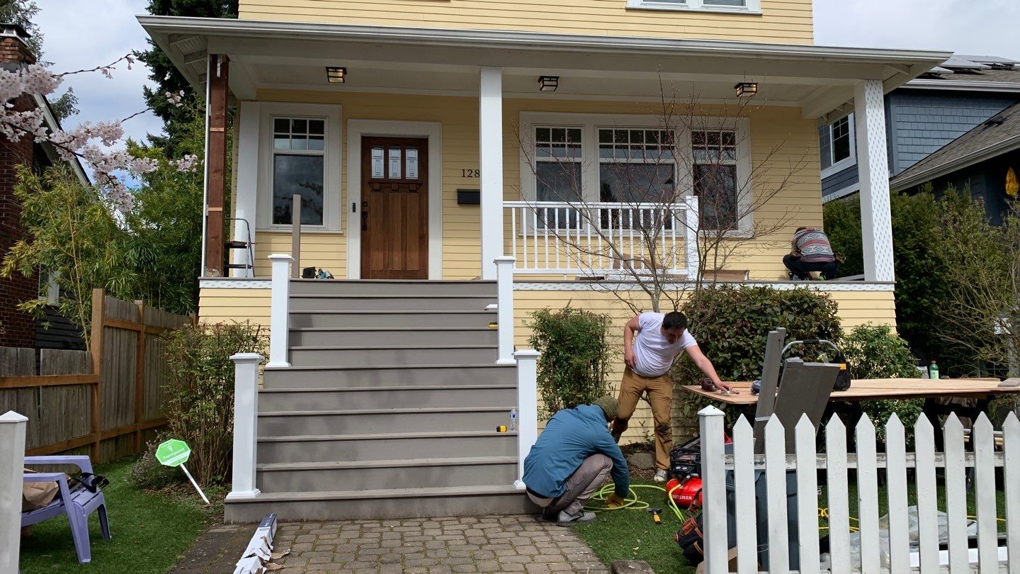 Greenlake Front Porch by Alki deck builders 