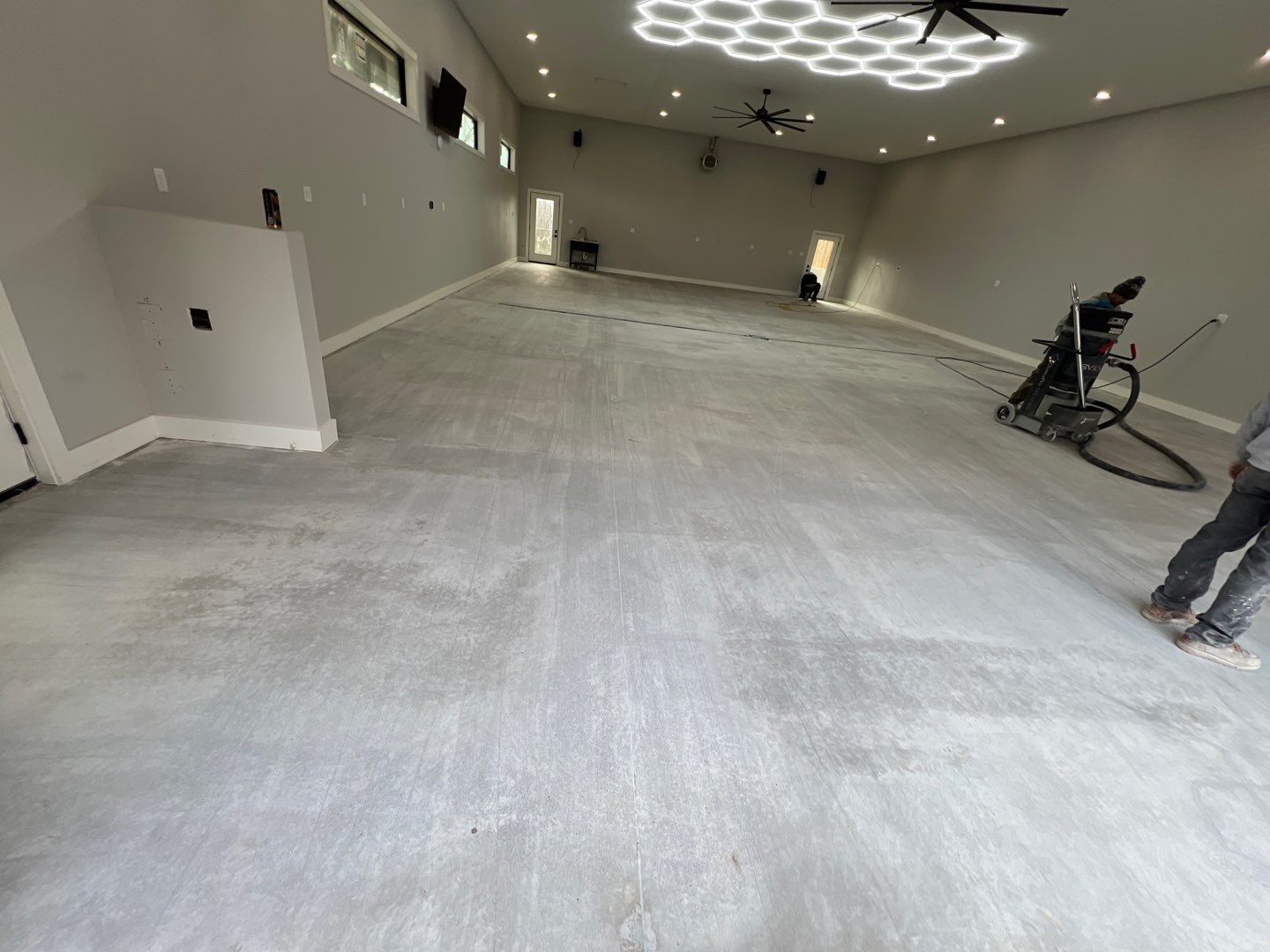 Shop Flake Floor  by Cutting edge painting 