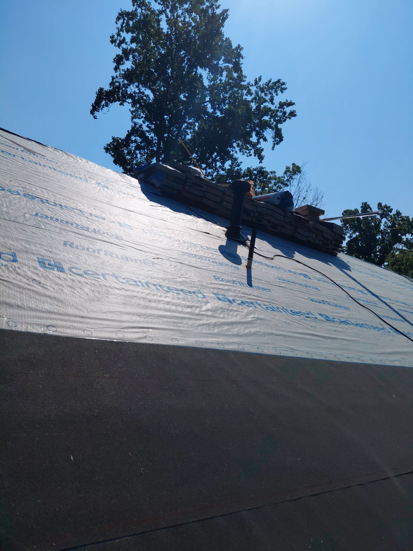 Lorton: Residential Roof with CertainTeed Landmark Pro in Max Def Moire Black by RM Banning, Inc.