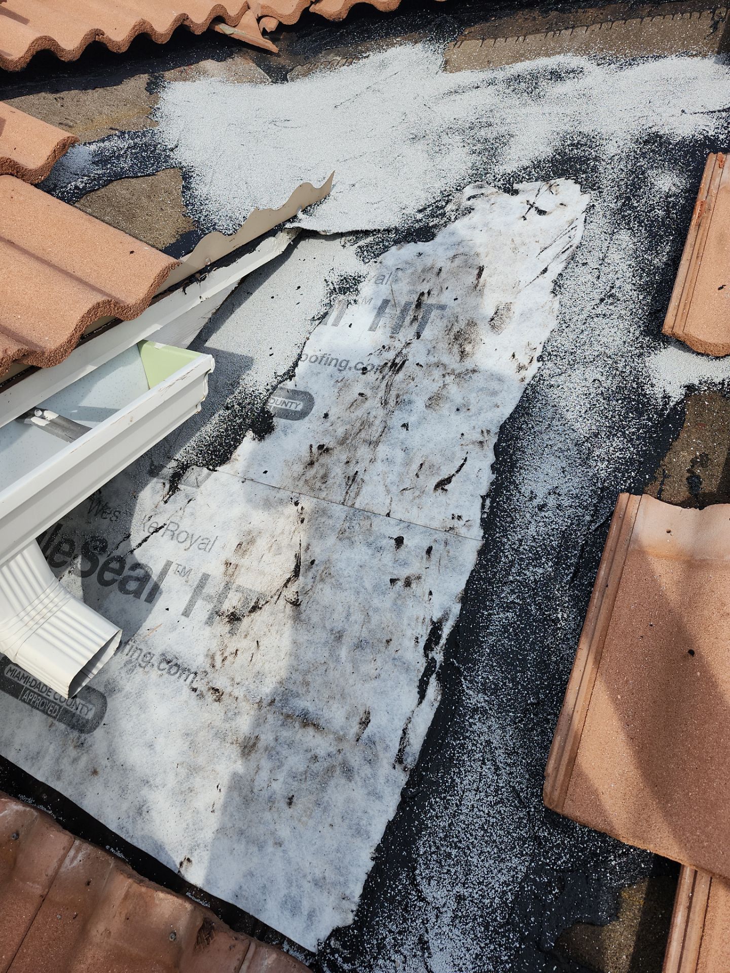Tile Roof Repair in West Palm Beach – Expert Restoration & Leak Fixing by Aastro Roofing