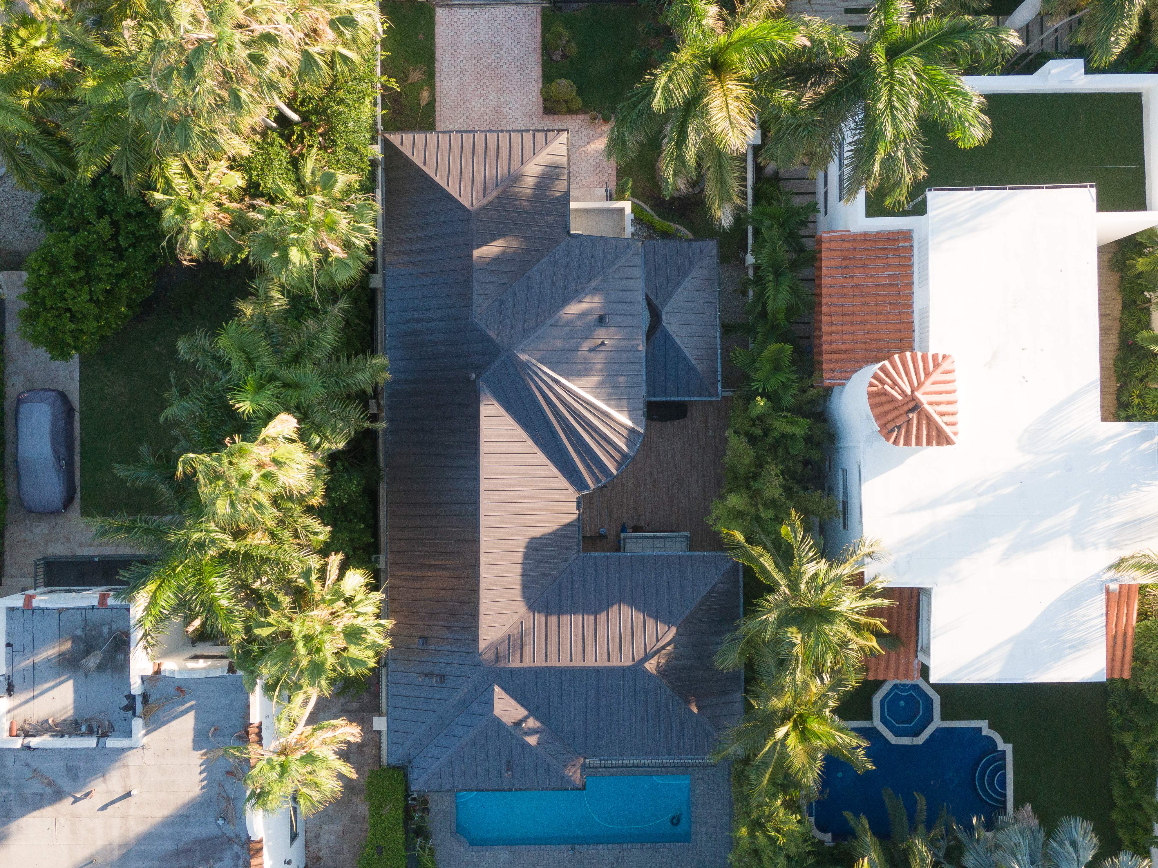 Metal Roof - Aluminum - Dark Bronze by Istueta Roofing