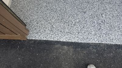 Garage in Nashua, NH 03062