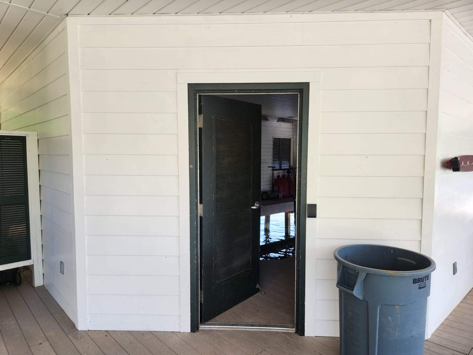 ULM SKI DOCK WASH by College Bros Outdoor services