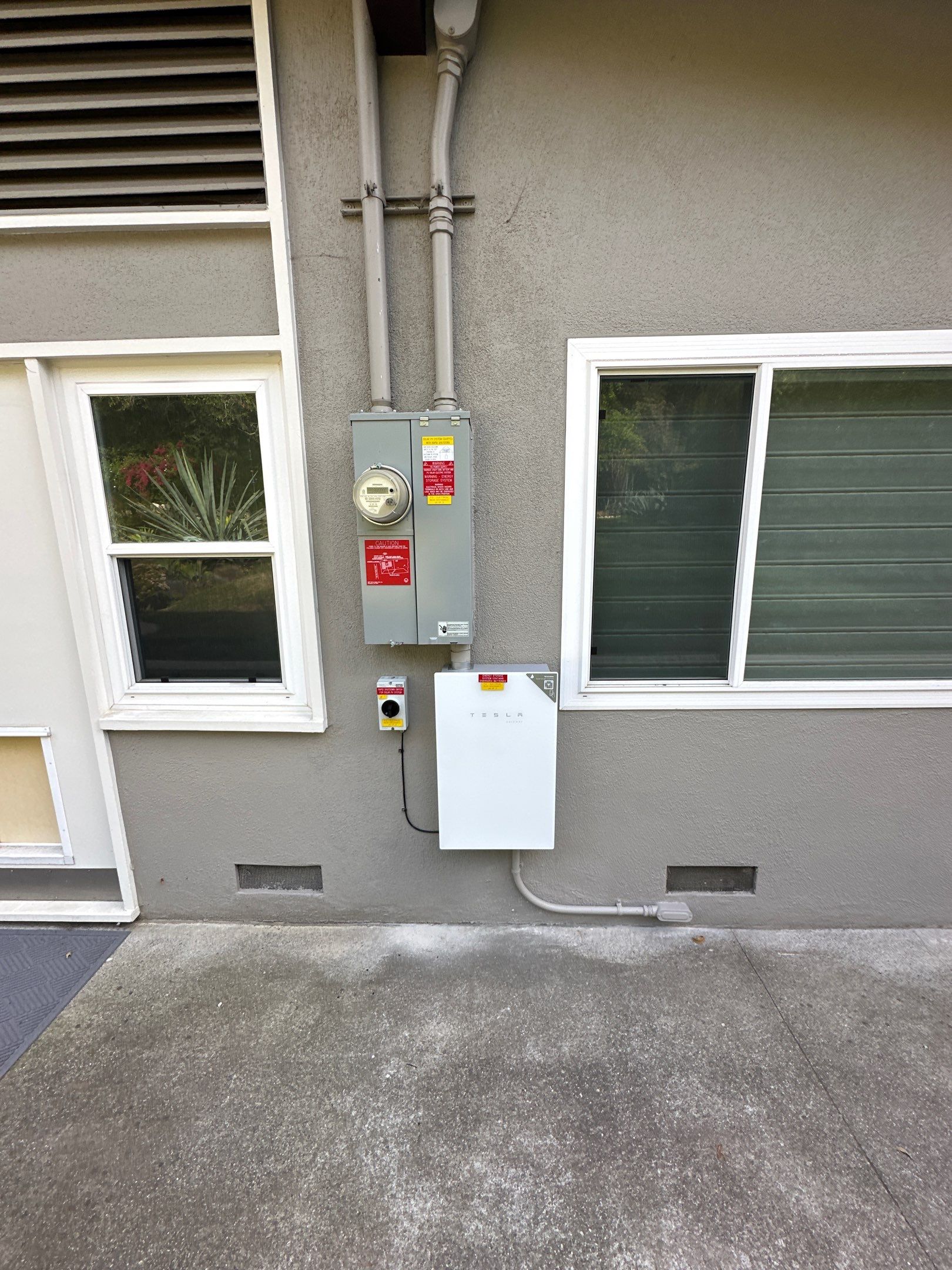 26-Panel Solar Array and Tesla Powerwall Installation in Pasadena by AWS Solar