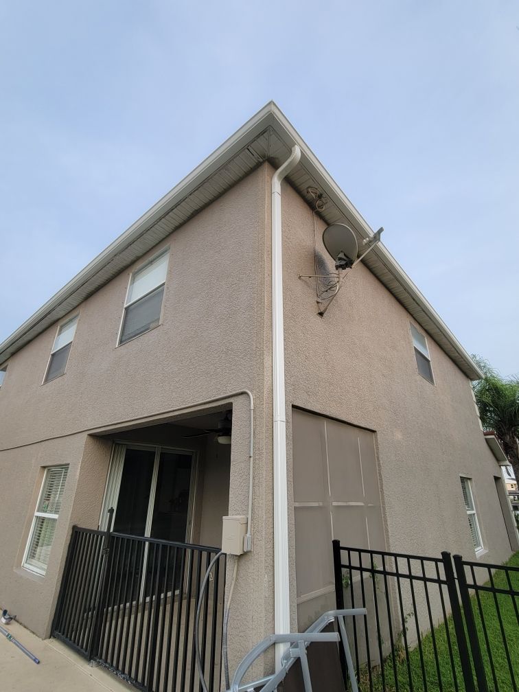 7 inch seamless gutters using Aluminum Seamless Gutters in Cape Coral FL by Gutter Professors