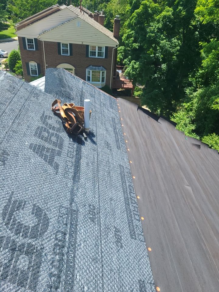 Falls Church - 18" Perfection CCA Shakes in Western Red Cedar by RM Banning, Inc.