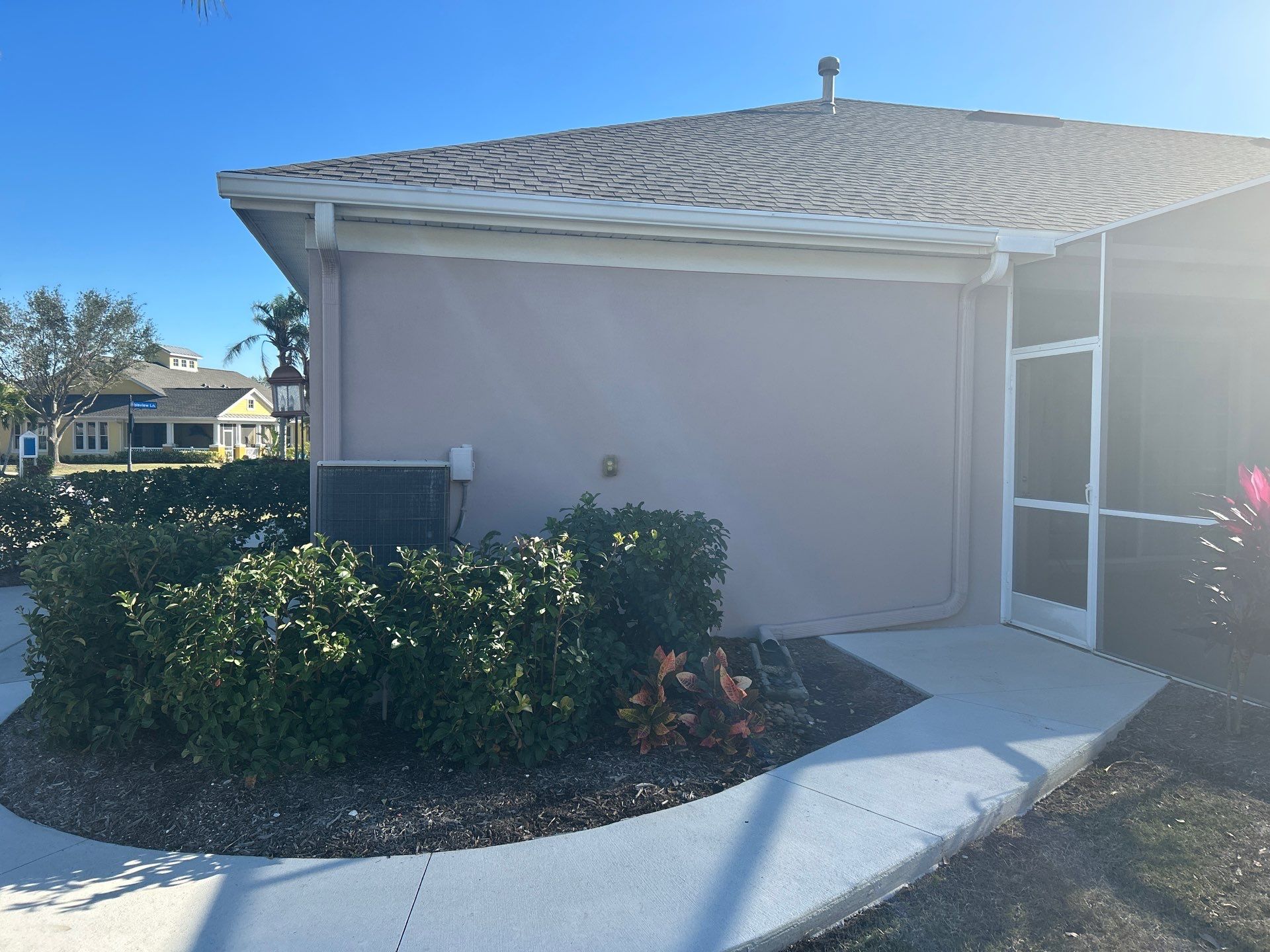 Splash Guard Gutters for Homes in Apollo Beach FL by Gutter Professors