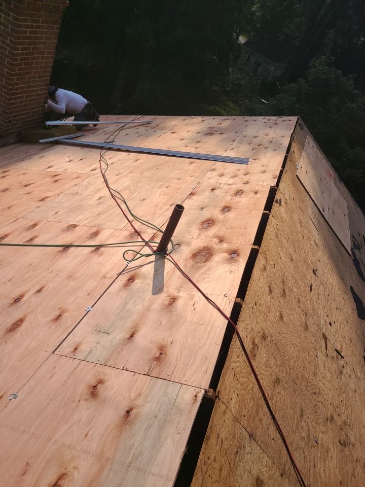 Burke: CertainTeed Landmark Pro Architectural Shingles in Max Def Weathered Wood by RM Banning, Inc.