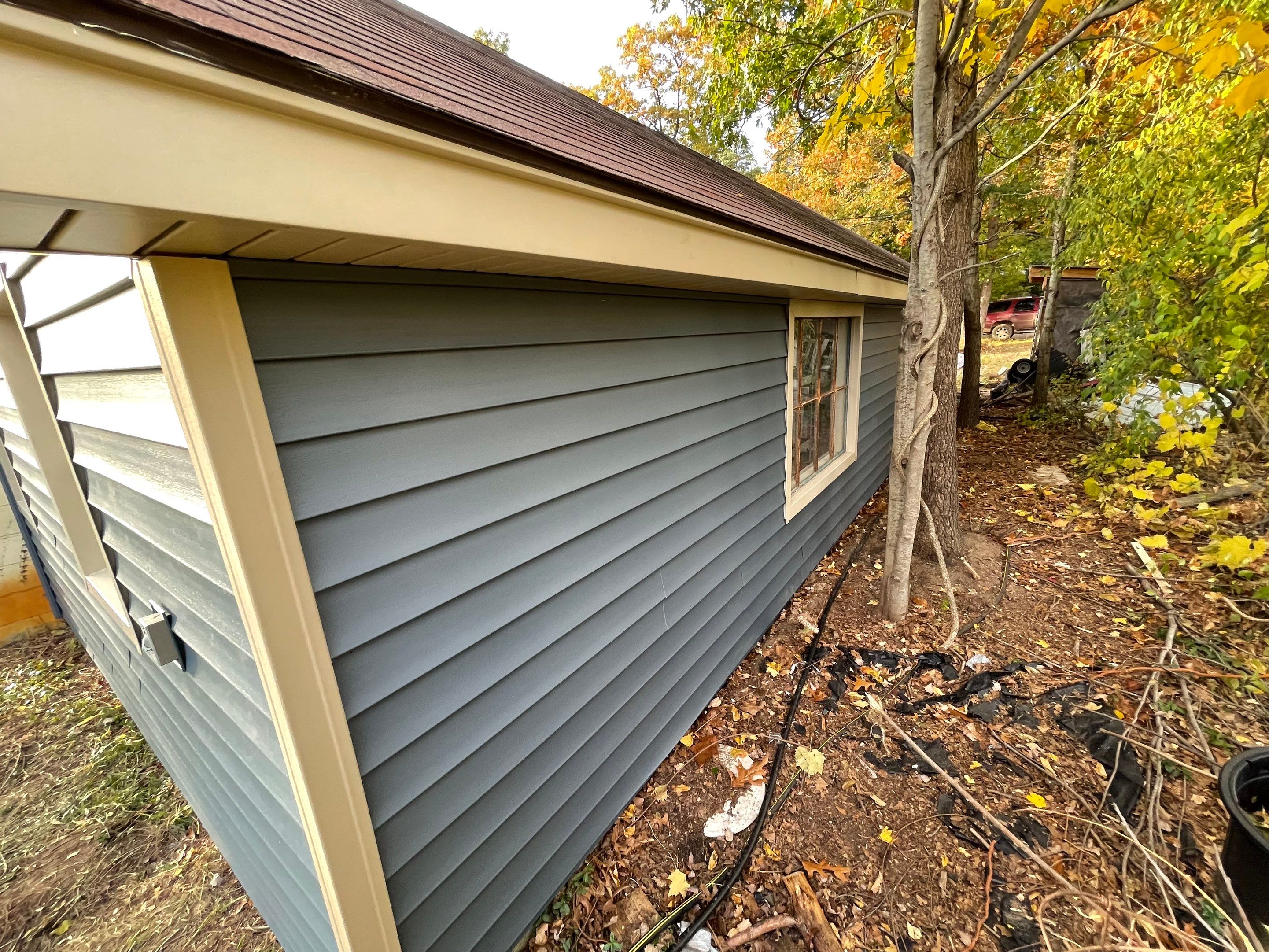 CertainTeed Monogram D5 Pacific Blue + Cedar Impression Shake Driftwood Blend & Pacific Blue + CertainTeed Board & Batten Pacific Blue by 180 Contractors
