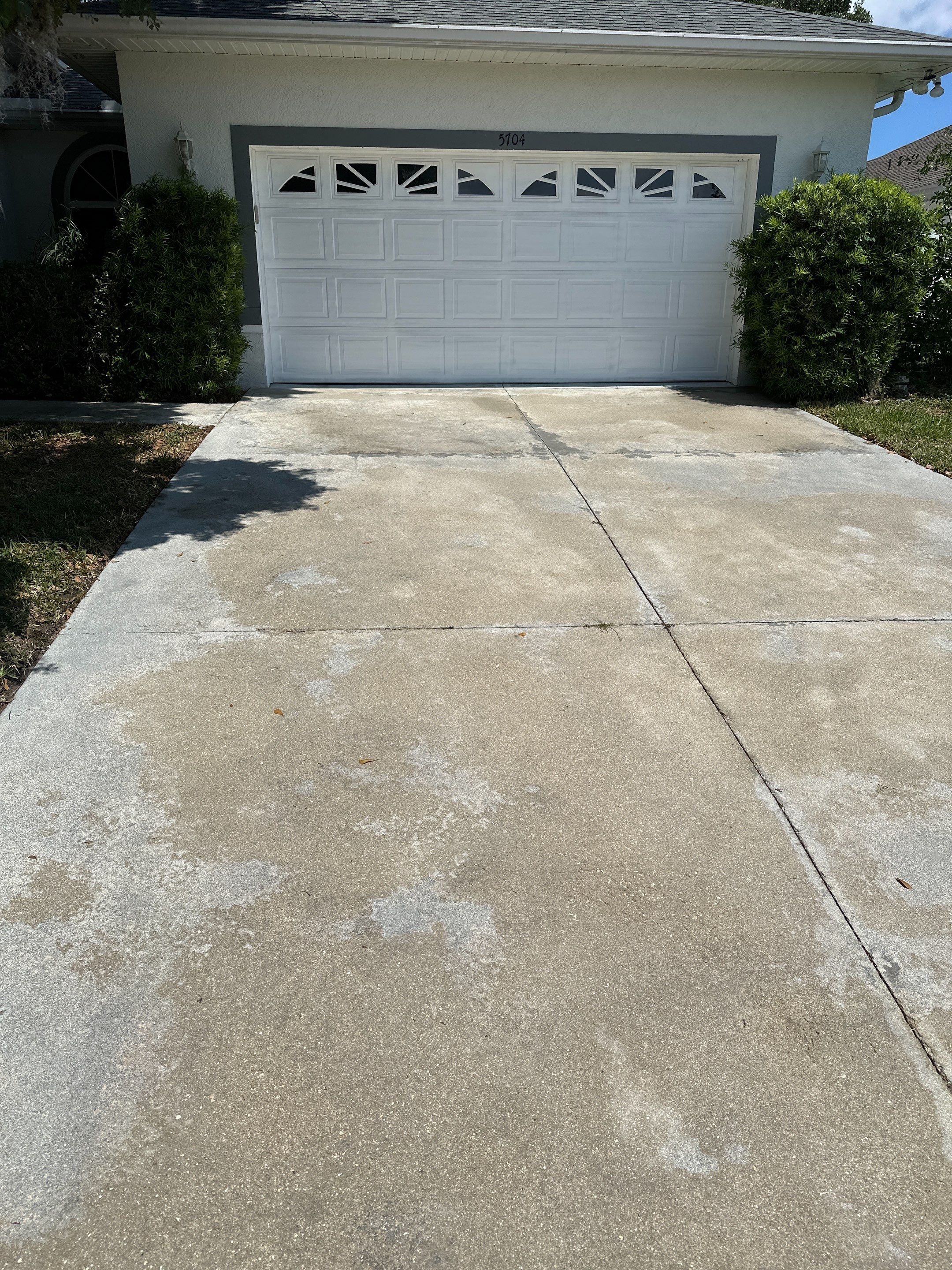 1-Story House Wash, Driveway, Patio/Lanai & Screen Enclosure Cleaning in Oakley Community, Ellenton, FL | Sunshine AquaWash by Sunshine AquaWash