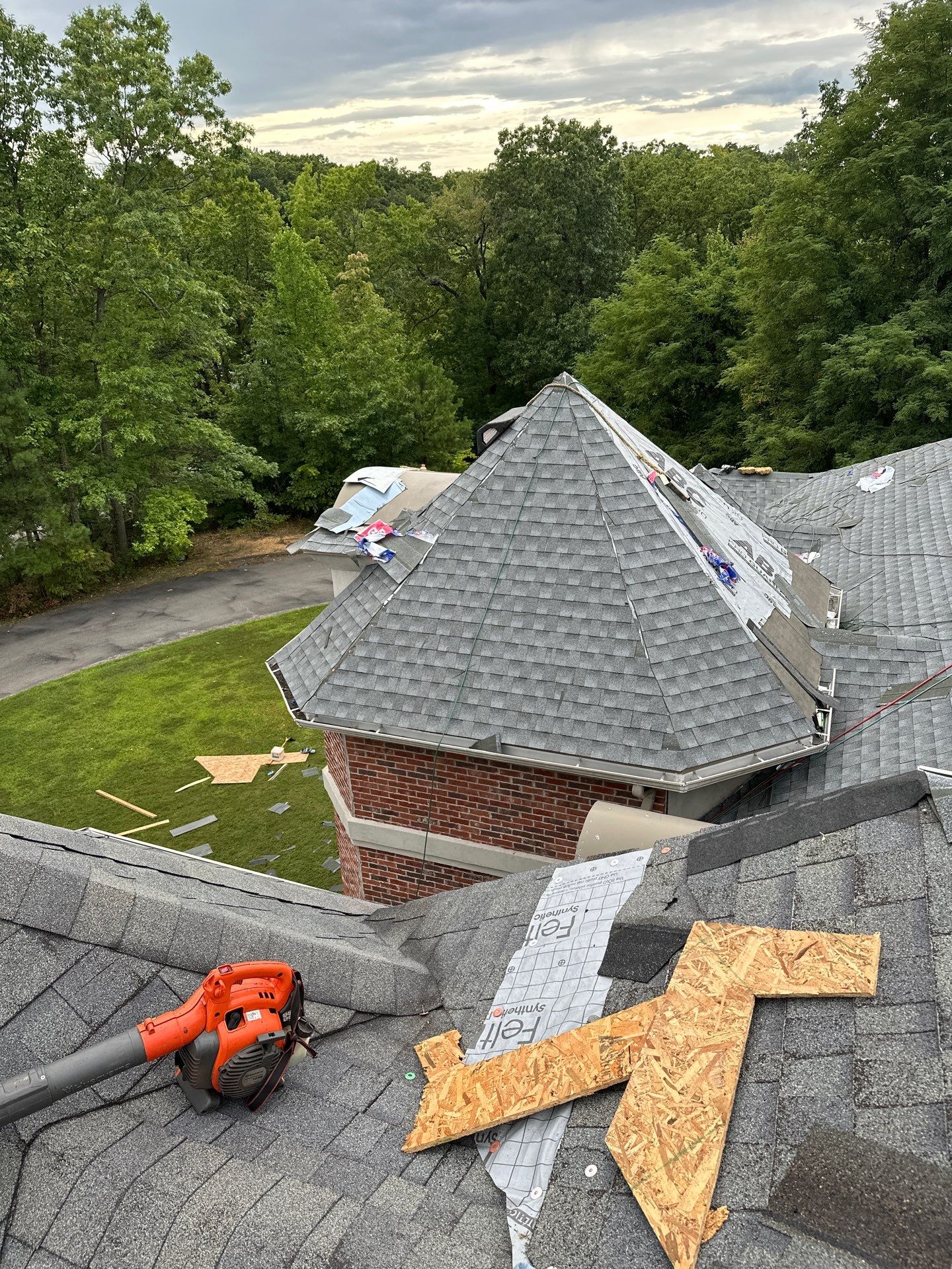 Residential Roofing Installation using GAF Timberline HDZ by Rainstoppers Roofing