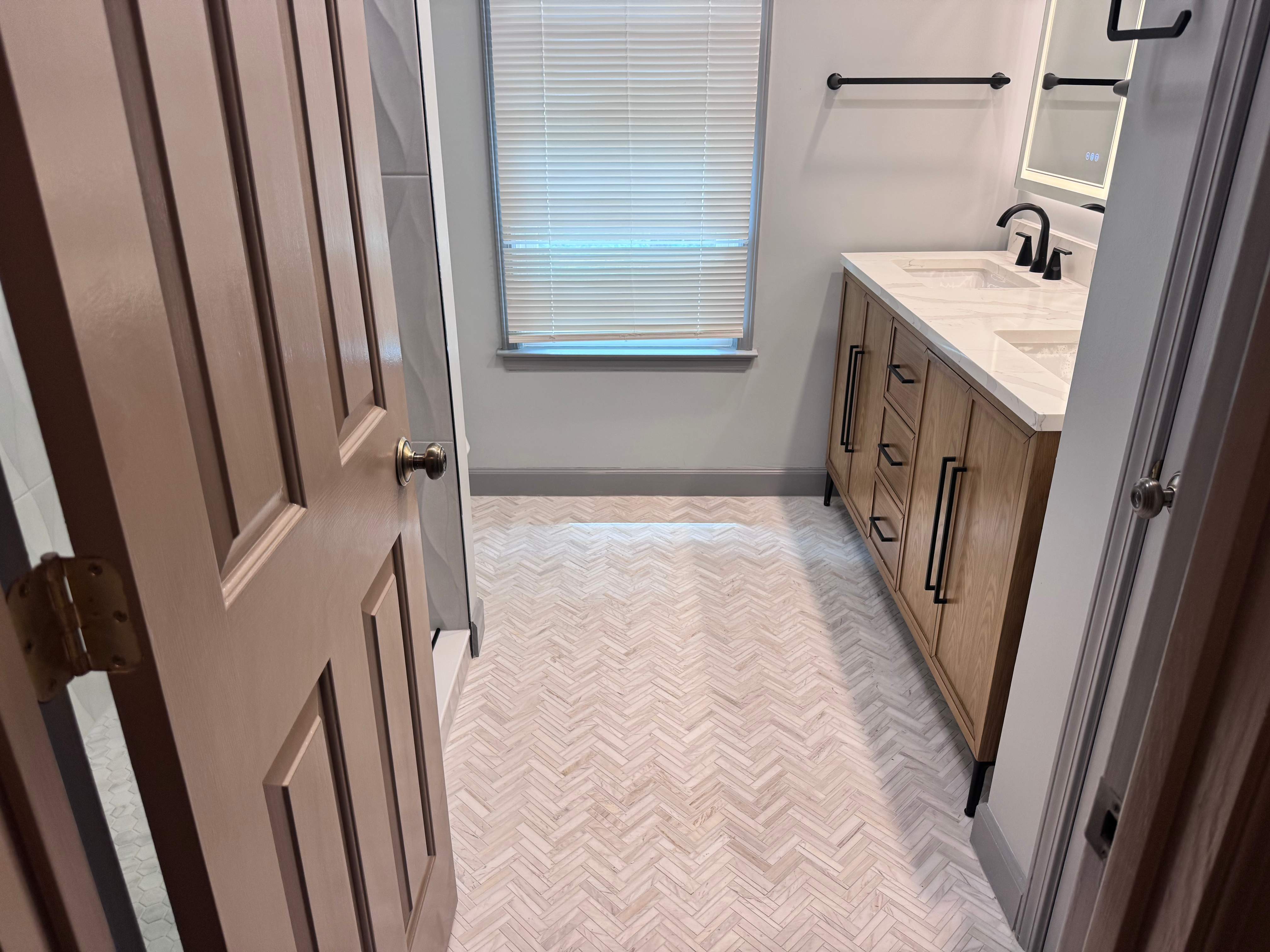 Guest bathroom renovation by Prudencio