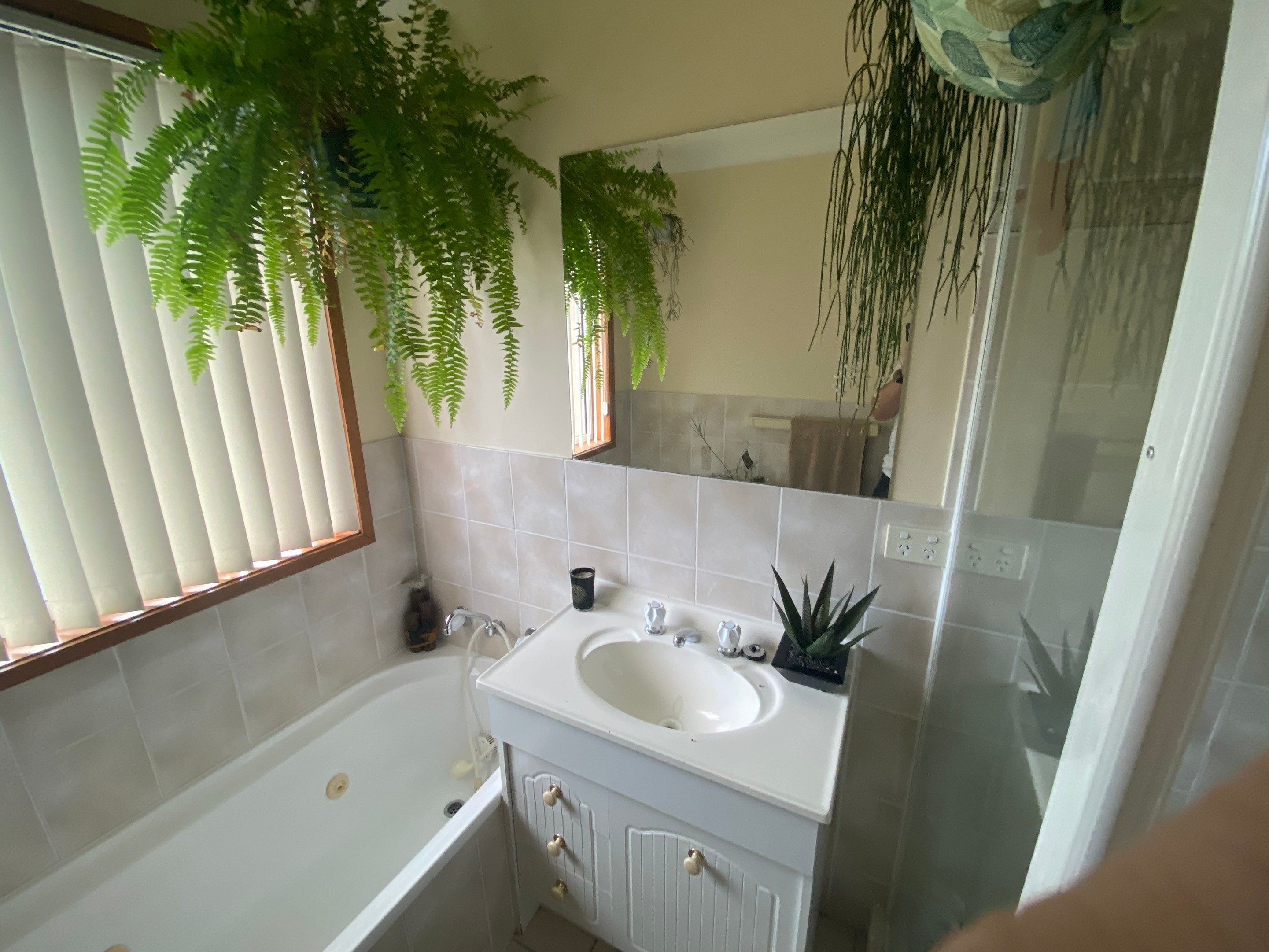 Double Bathroom & Double Toilet Renovation by Re-seal Bathrooms
