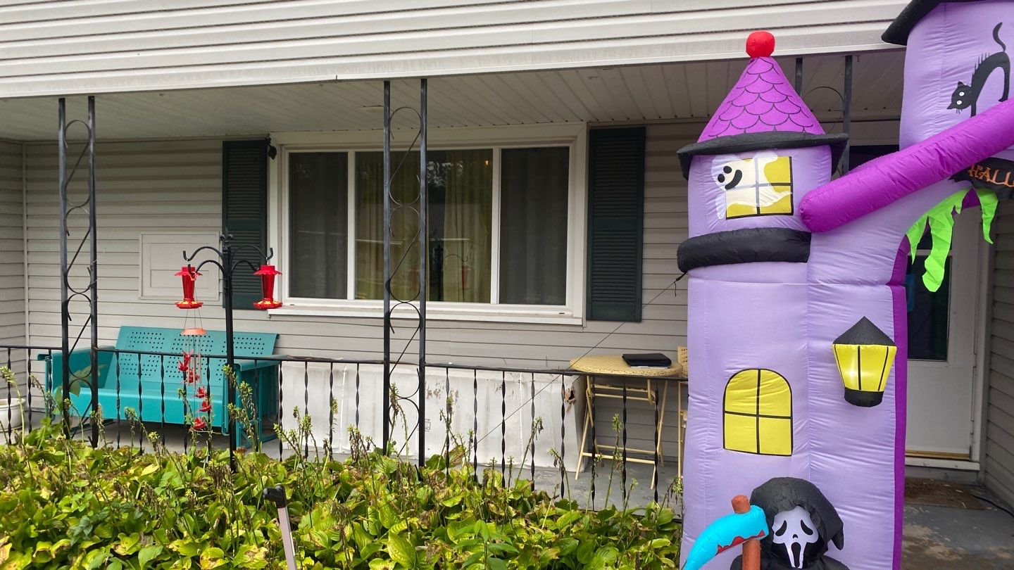 A whole new look for this Gladstone Home  by EEC  Windows, Siding & Roofing 