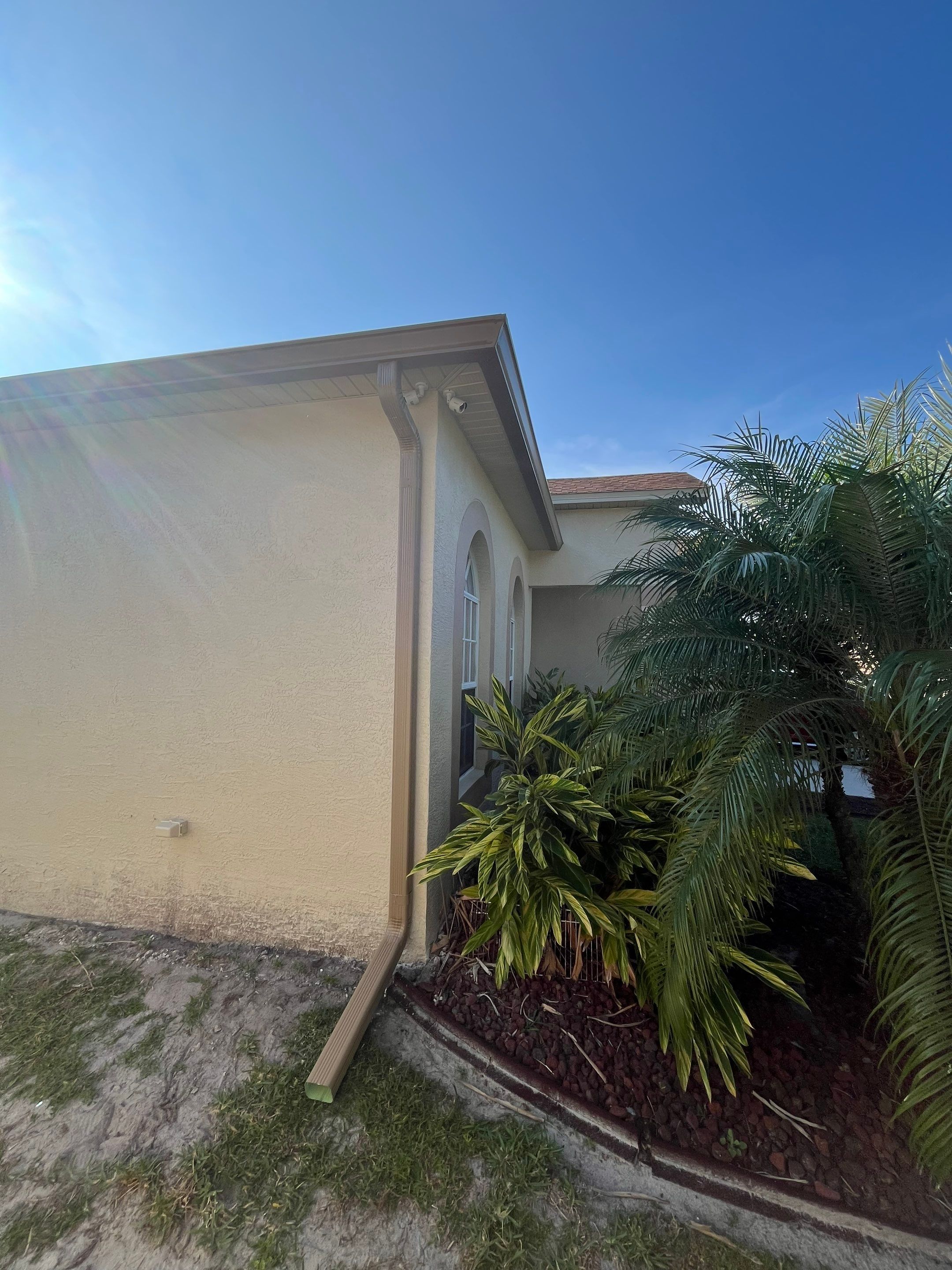 6 Inch Seamless Gutters using Musket Brown Seamless Gutters in Tampa FL by Gutter Professors