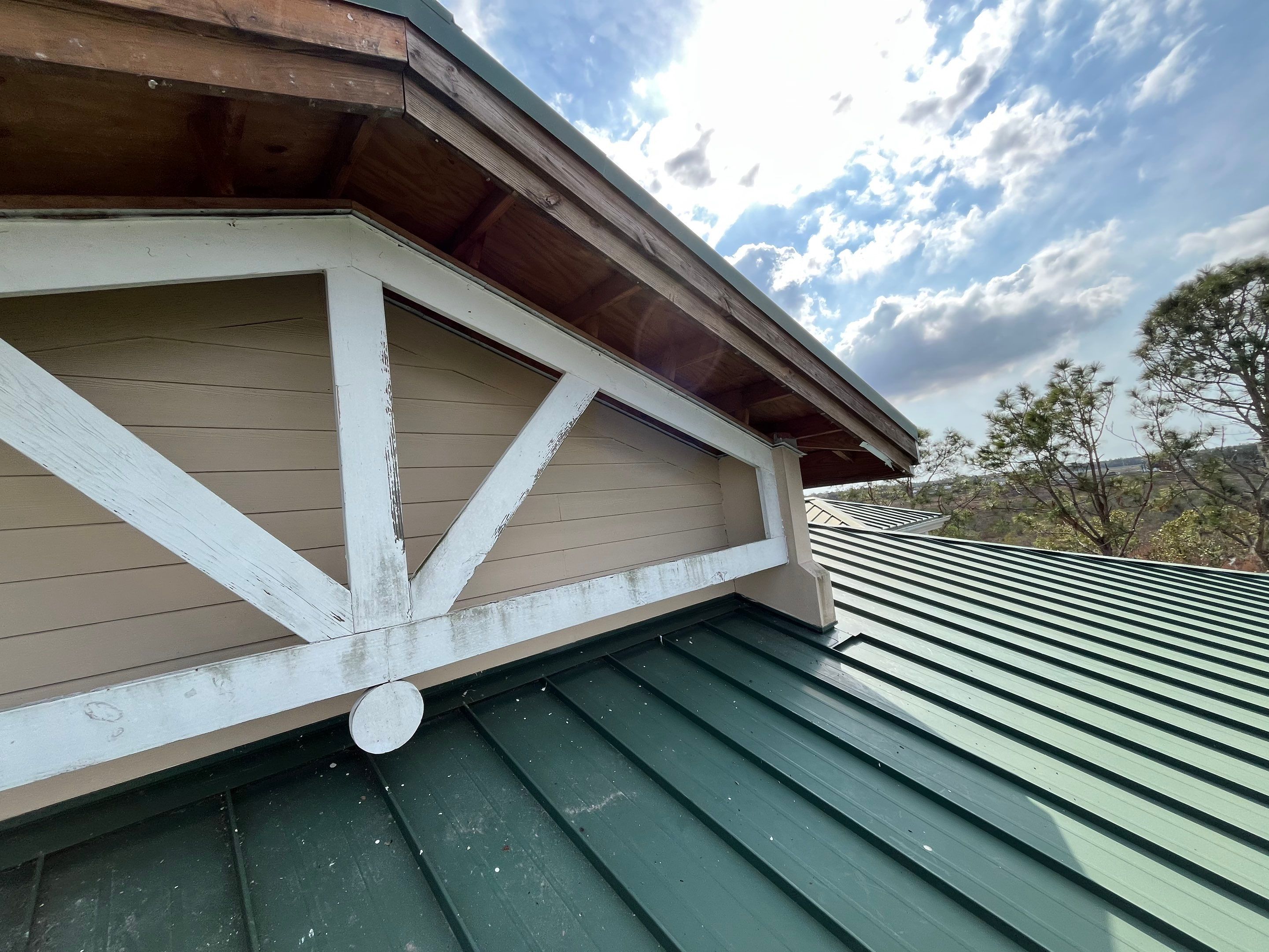 Soffit and Fascia Repair in Sarasota FL by Gutter Professors