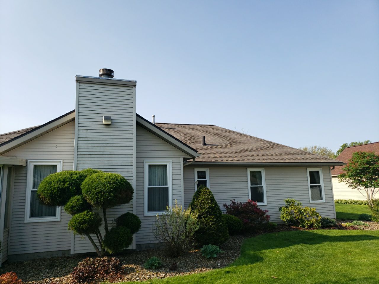 Brand: Atlas Pinnacle Color: Pristine Scotchgard Weathered Shadow Drip: Musket Brown by Eagle Eye Roofing