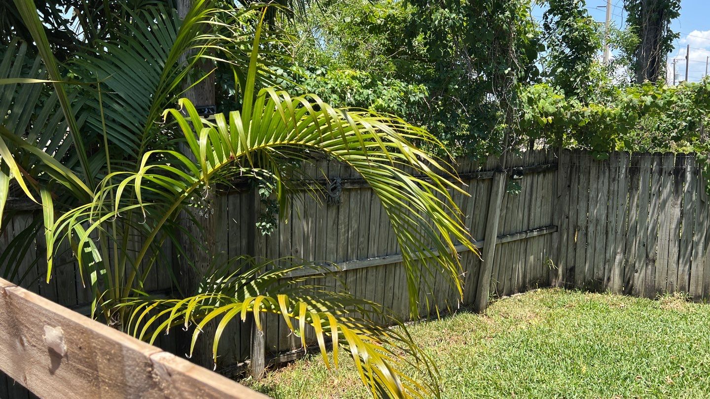 Bradenton, FL 6+2 White Vinyl Privacy Fence  by Asap fence and gates, LLC