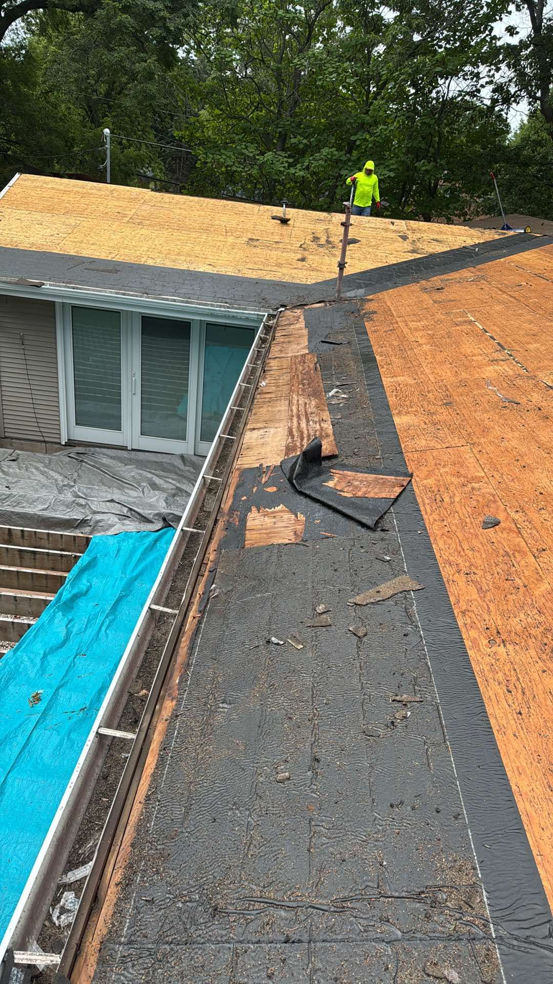 Roberts Home  by Gellings Roofing and Siding LLC