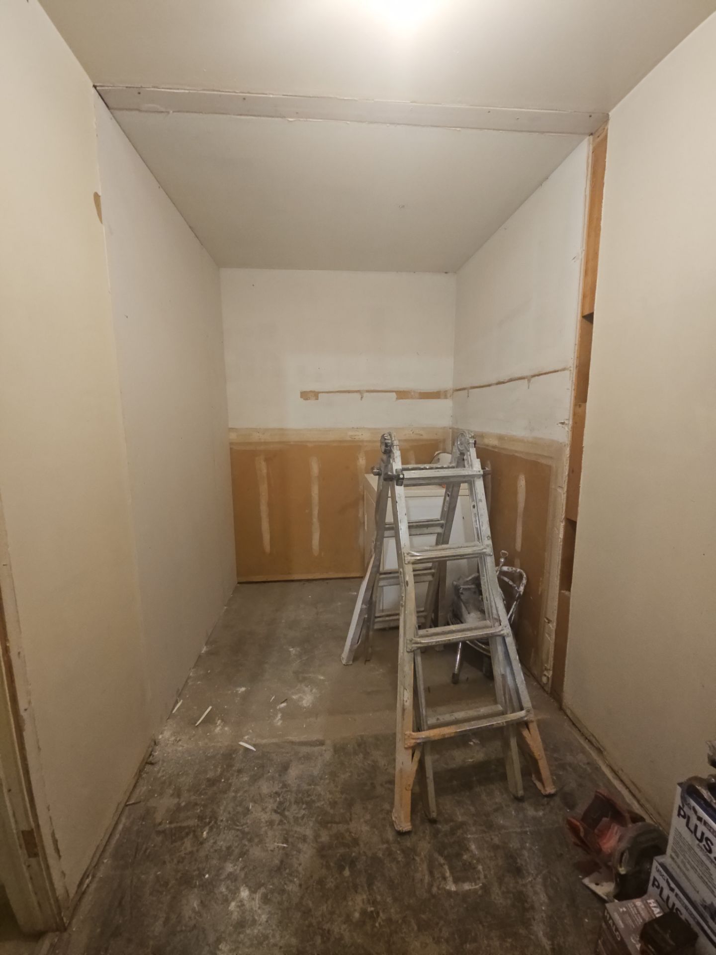 Full Renovation near Fox Plaza by Regal Renovate