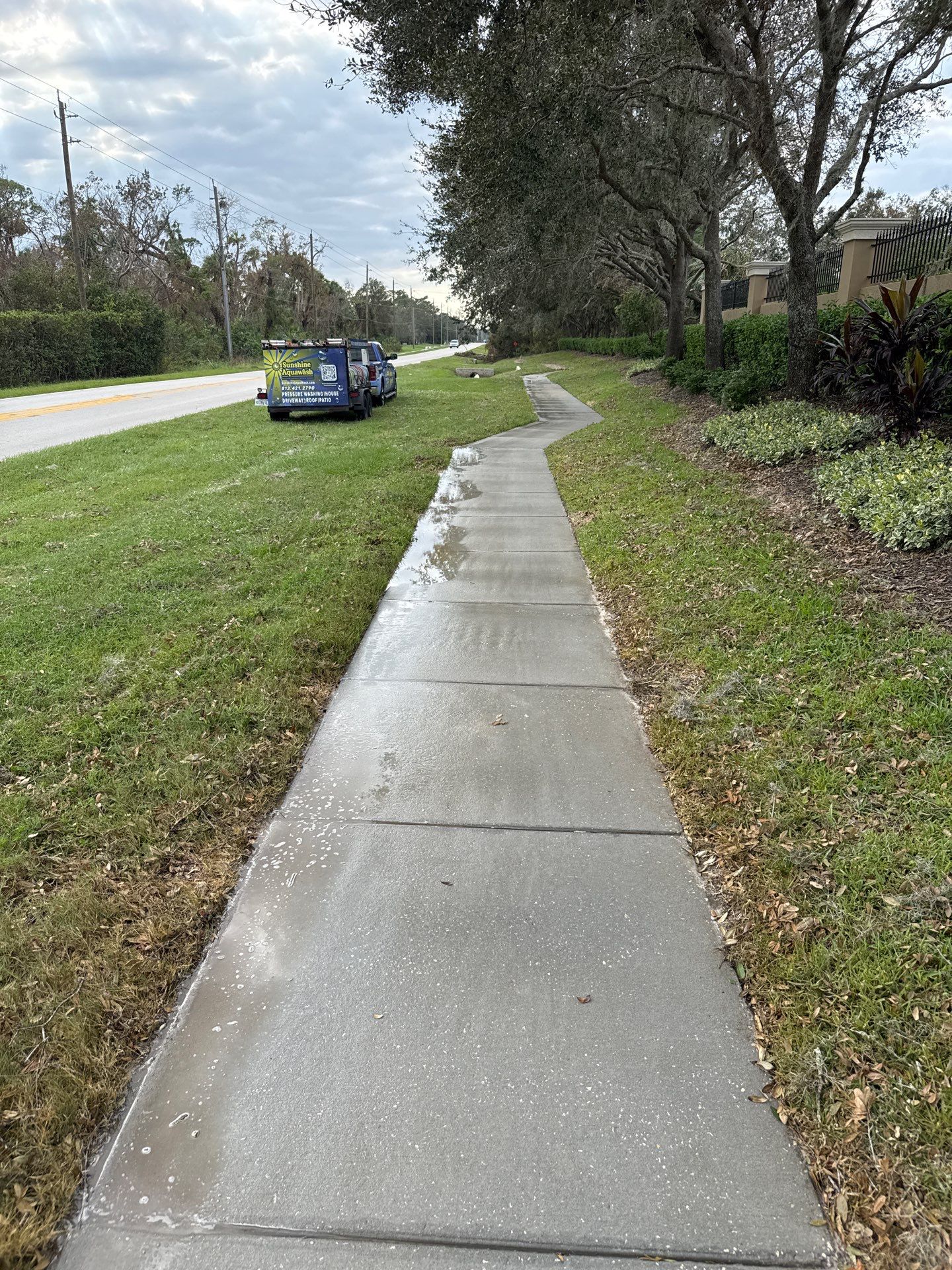 HOA Community Cleaning in Winding River, Bradenton, FL by Sunshine AquaWash