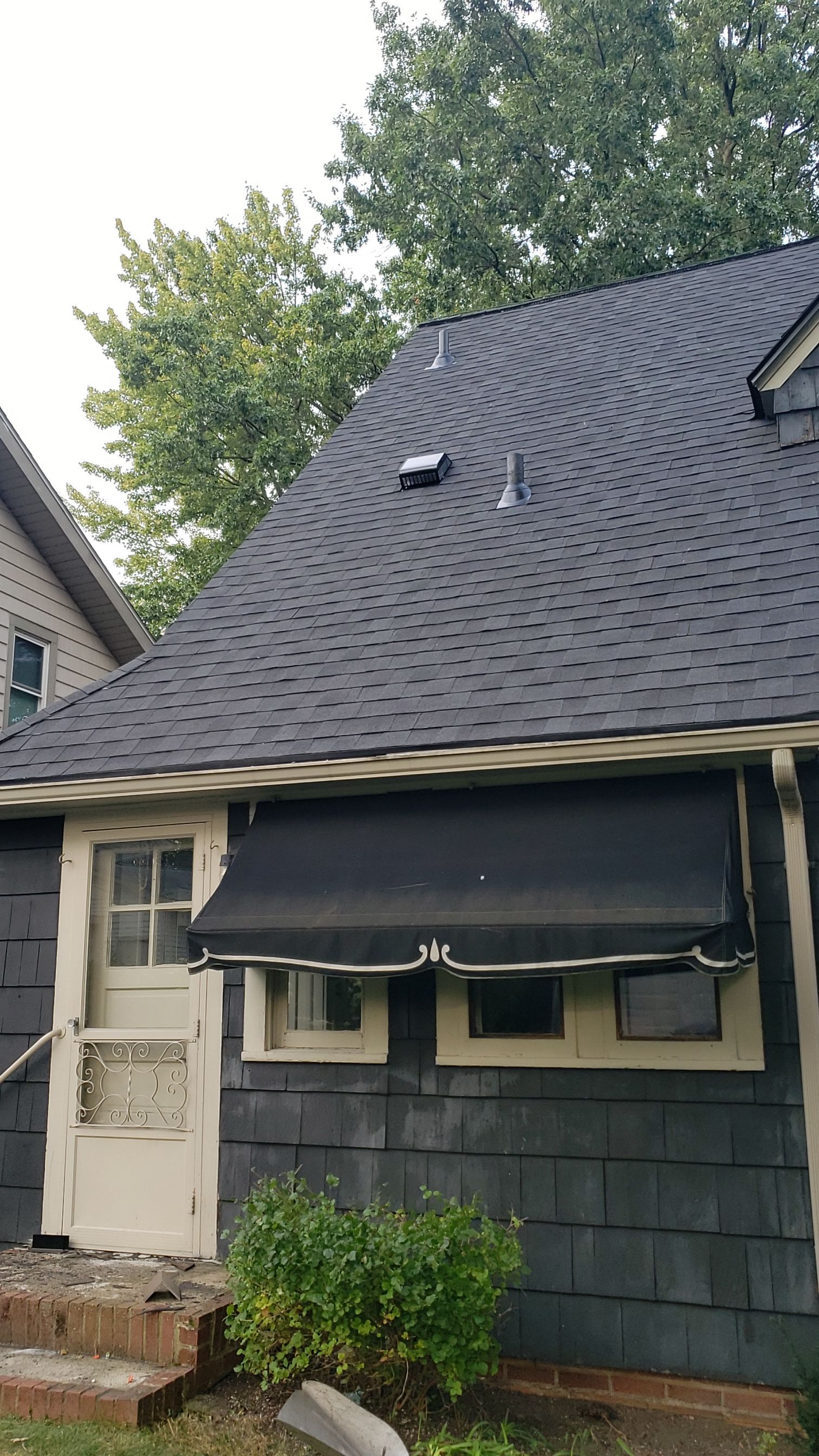 Atlas Pinnacle Pristine Scotchgard: Black Drip Edge: Black by Eagle Eye Roofing