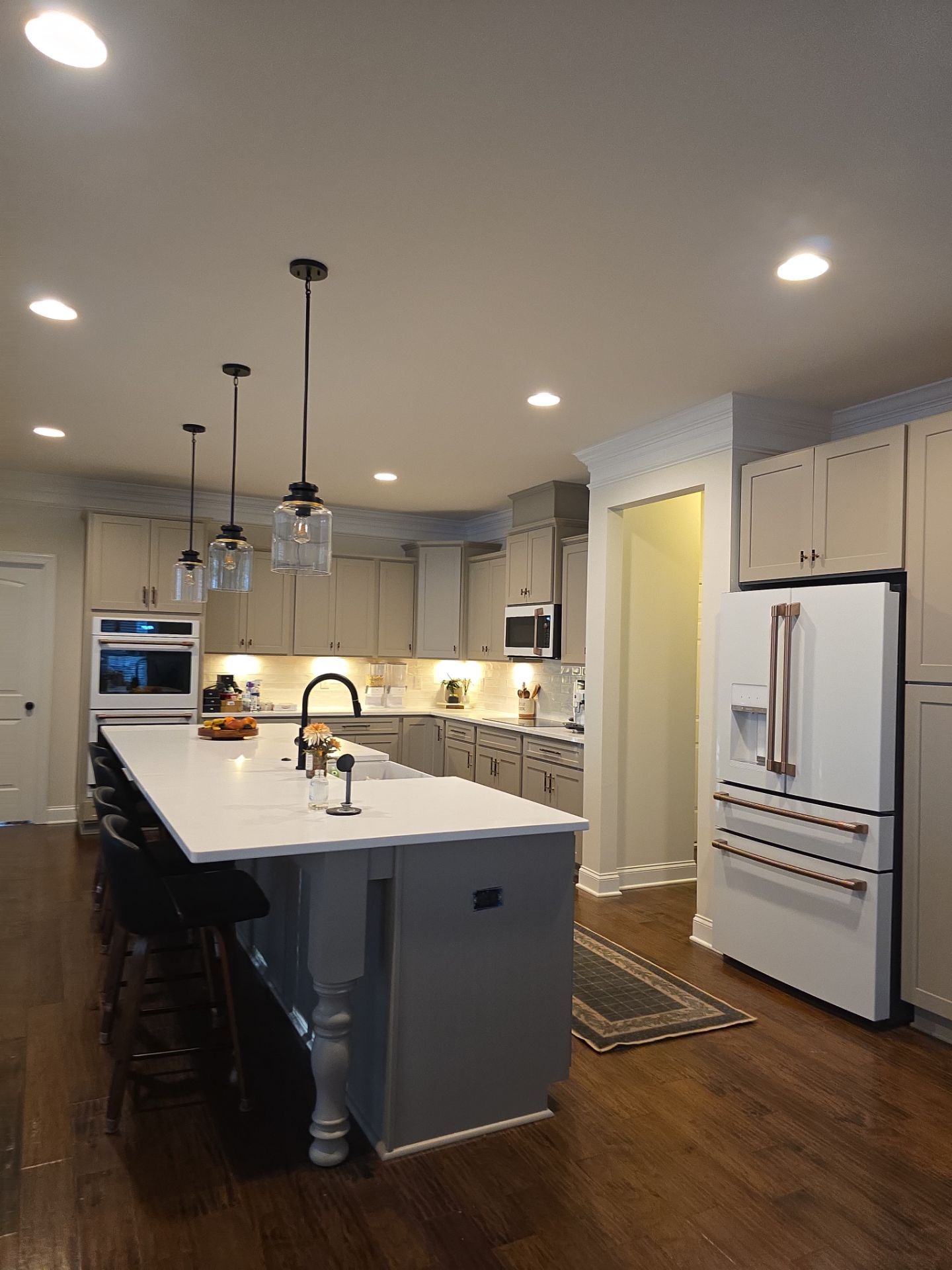 From Dated to Dazzling: A Bright Kitchen Transformation in Holly Springs by Elite Remodeling and Design LLC