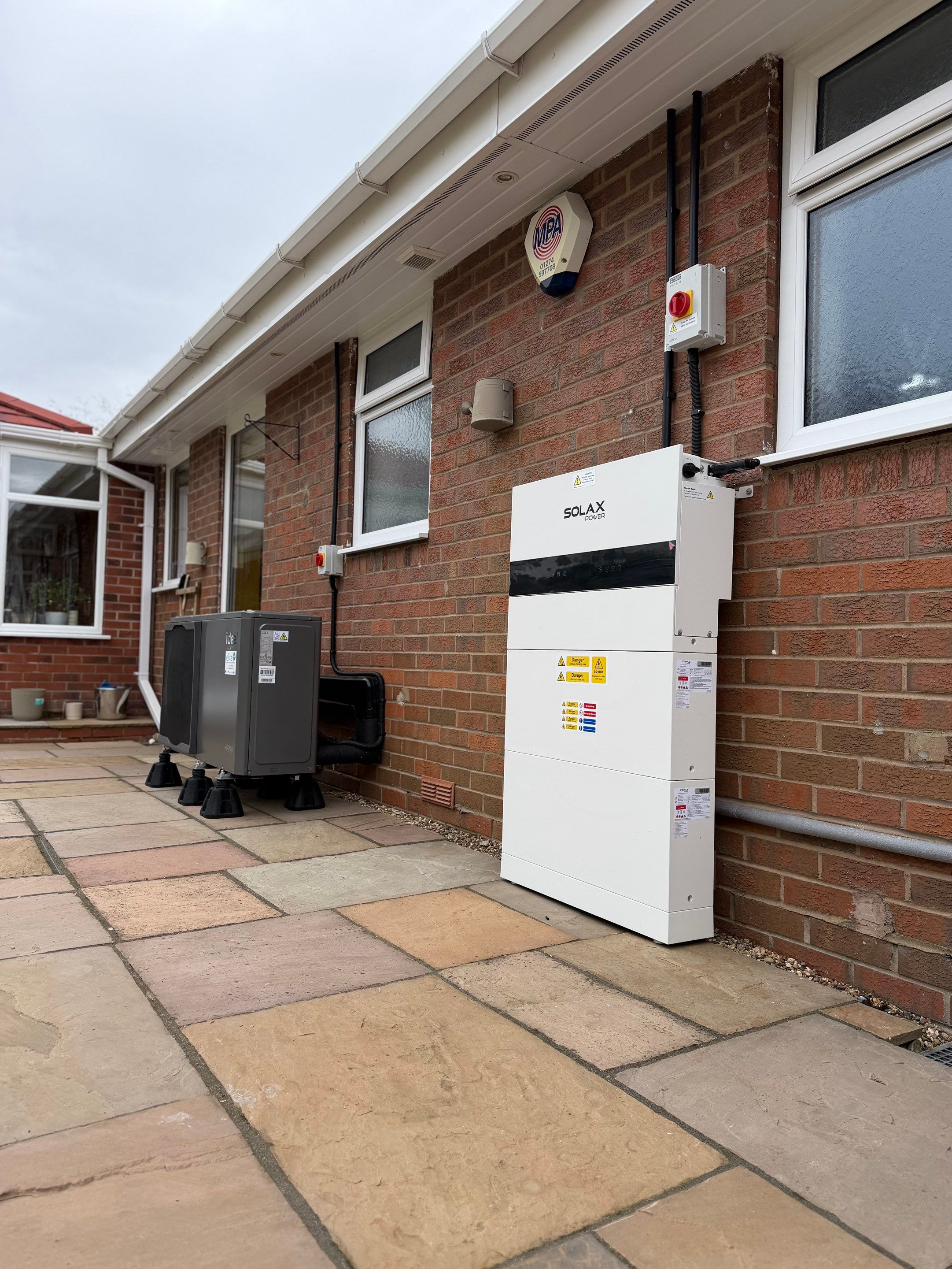 π Going fully renewable β heat pump, solar PV and battery storage working together by Elite Services Group Ltd