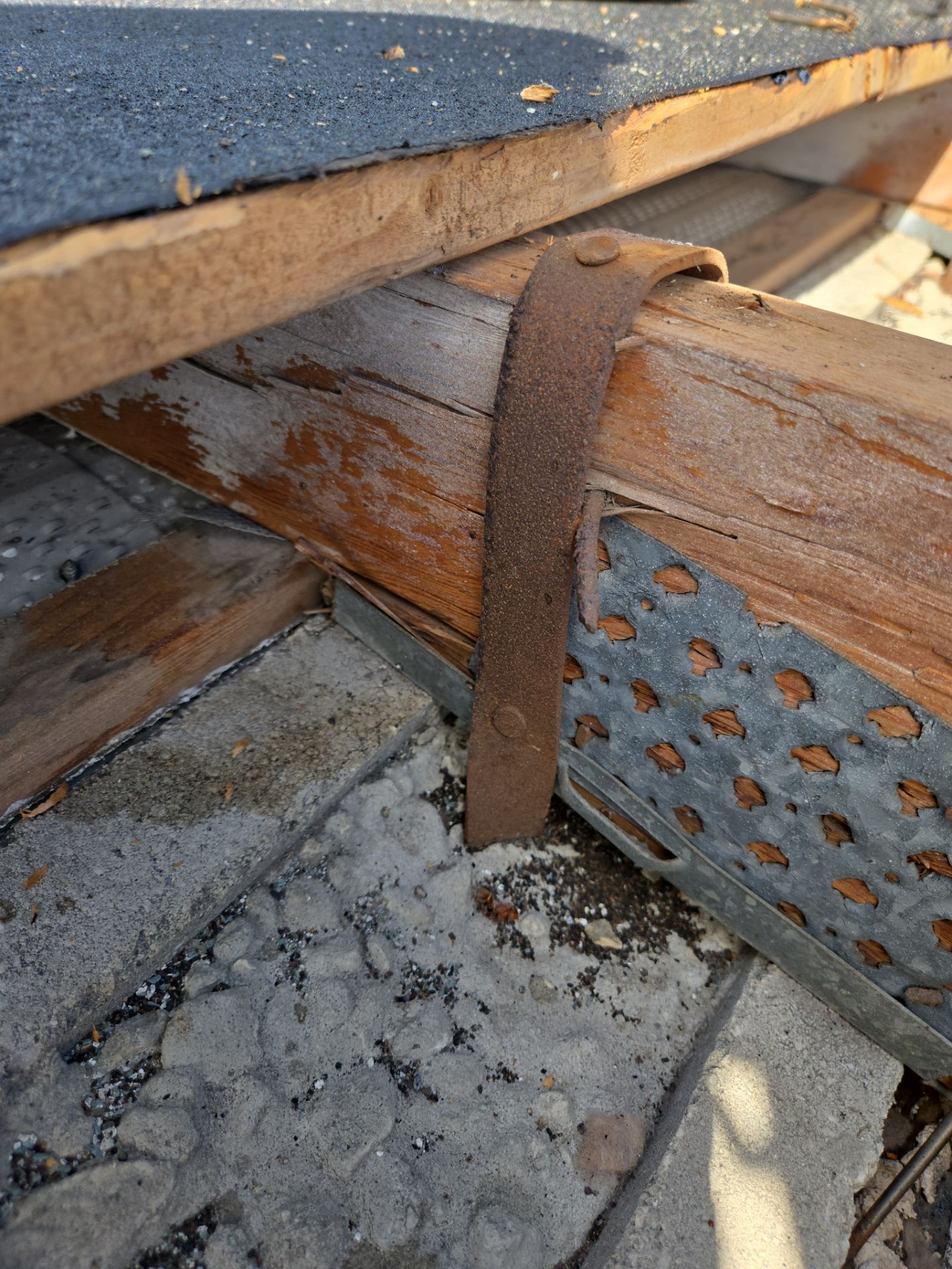 Project in Largo 33778 by Mitchell Roofing Company LLC 