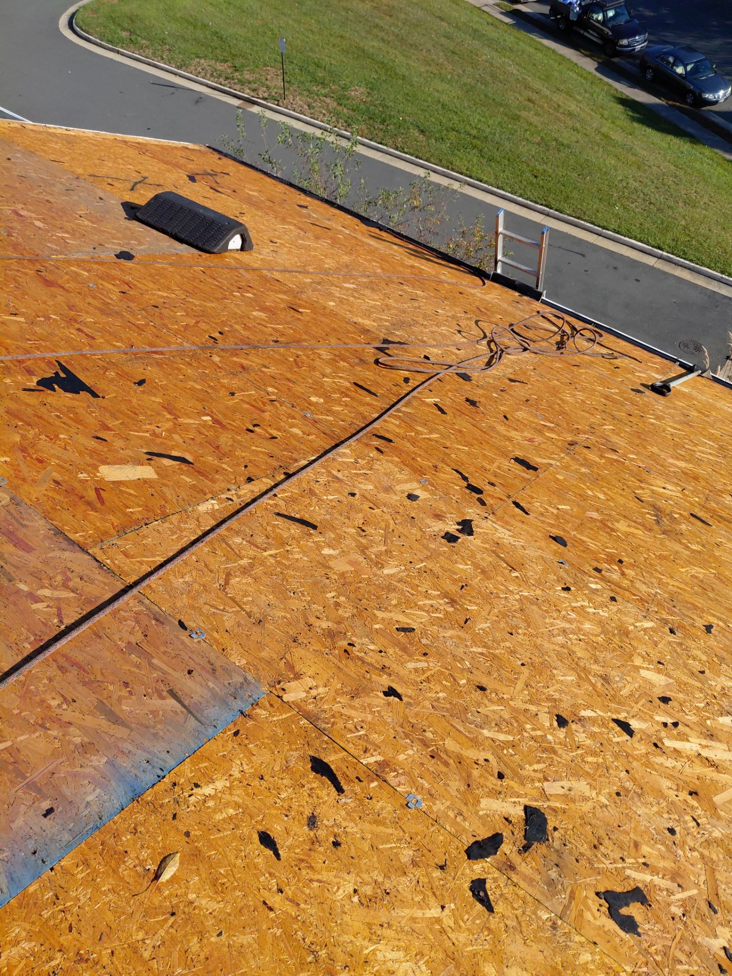 Woodbridge:Residential Roof Replacement with CertainTeed Landmark PRO in Max Def Moire Black  by RM Banning, Inc.