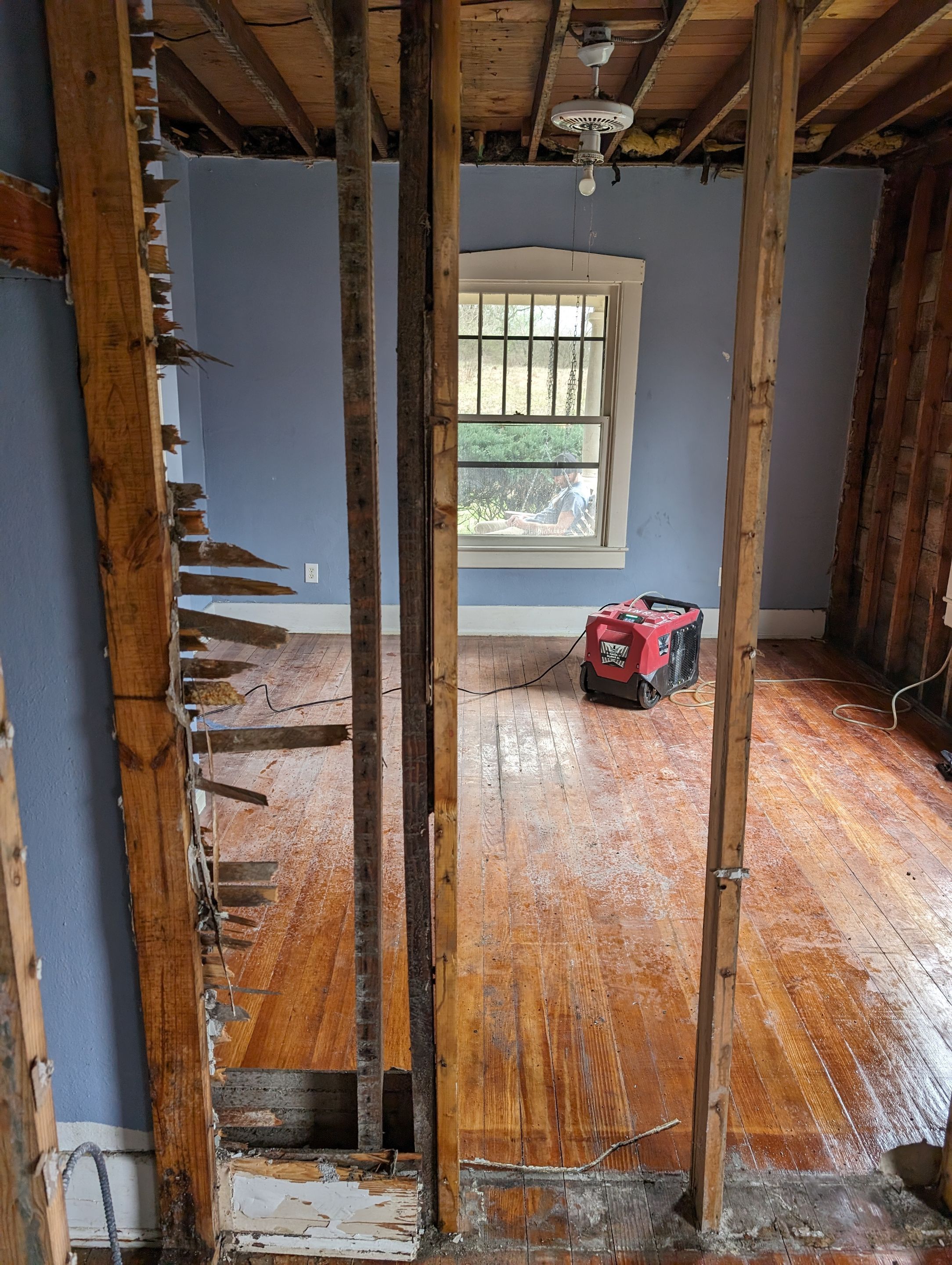 Emergency Service Water Mitigation in Louisville, KY by ANR Restoration