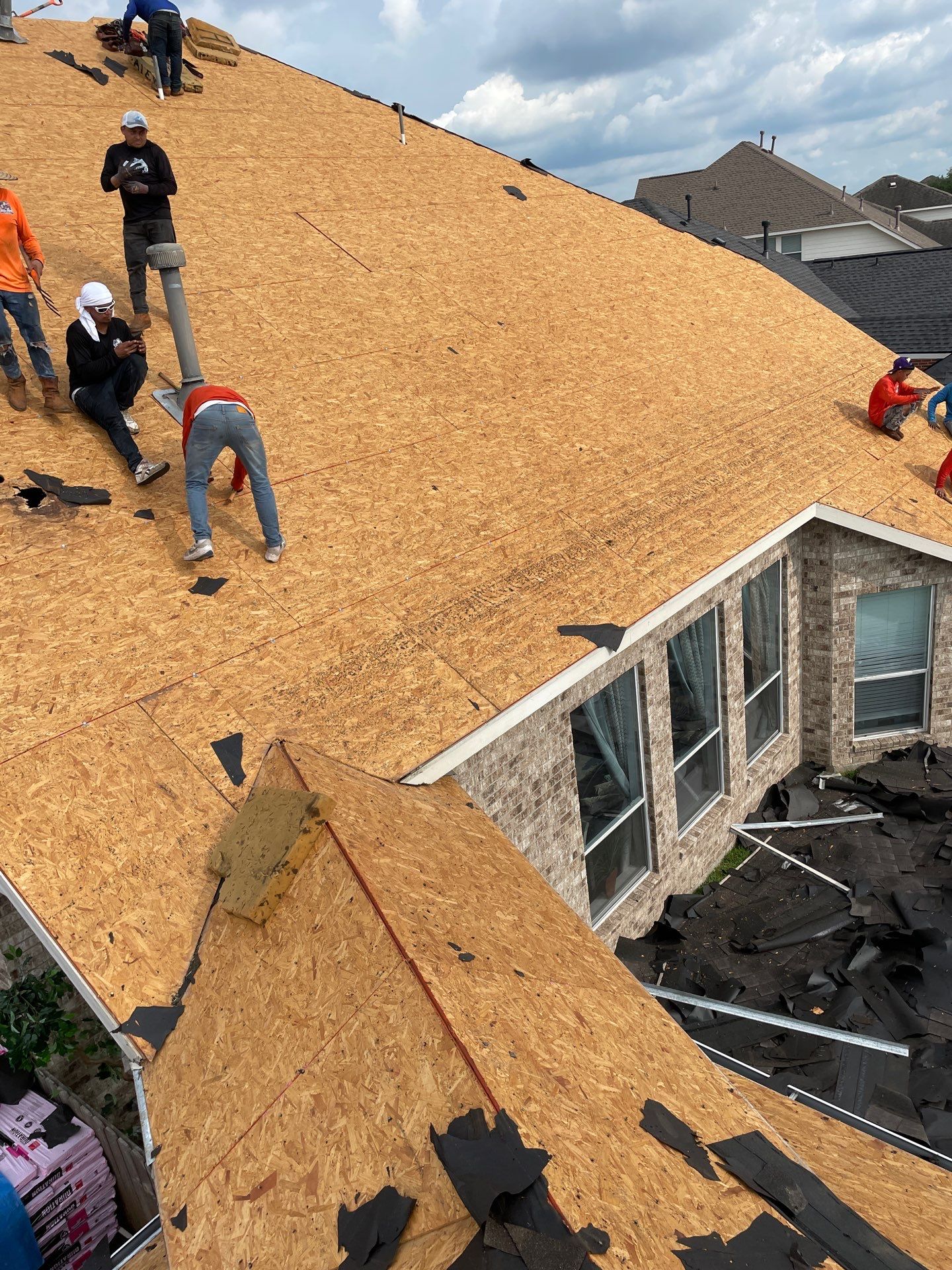 Residential Roofing Installation using Owen's Corning Duration (Lifetime) Shingles by Roof Repair Company