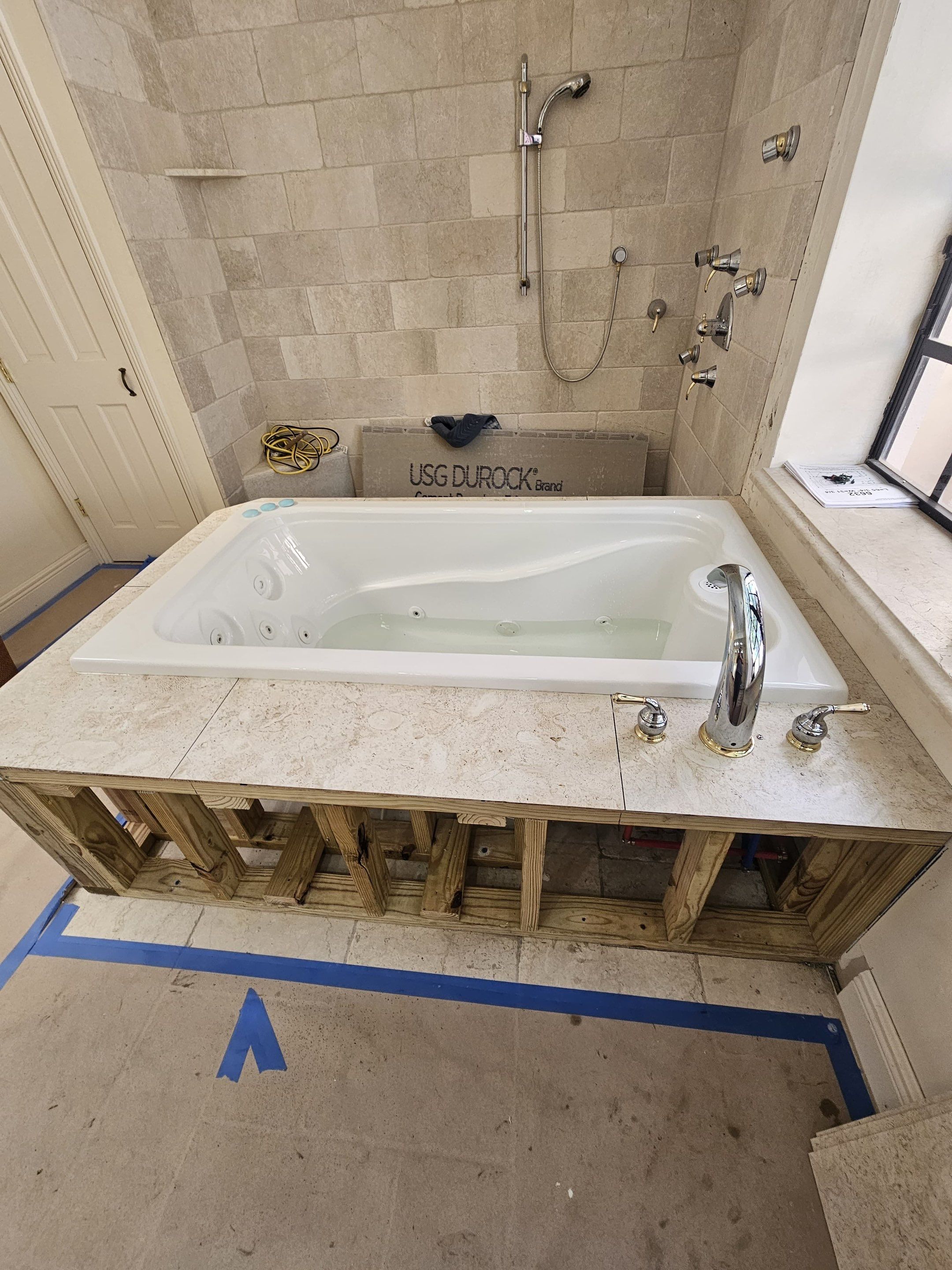 Roman Tub Remodel - Deerfield Beach by Hevi Tile