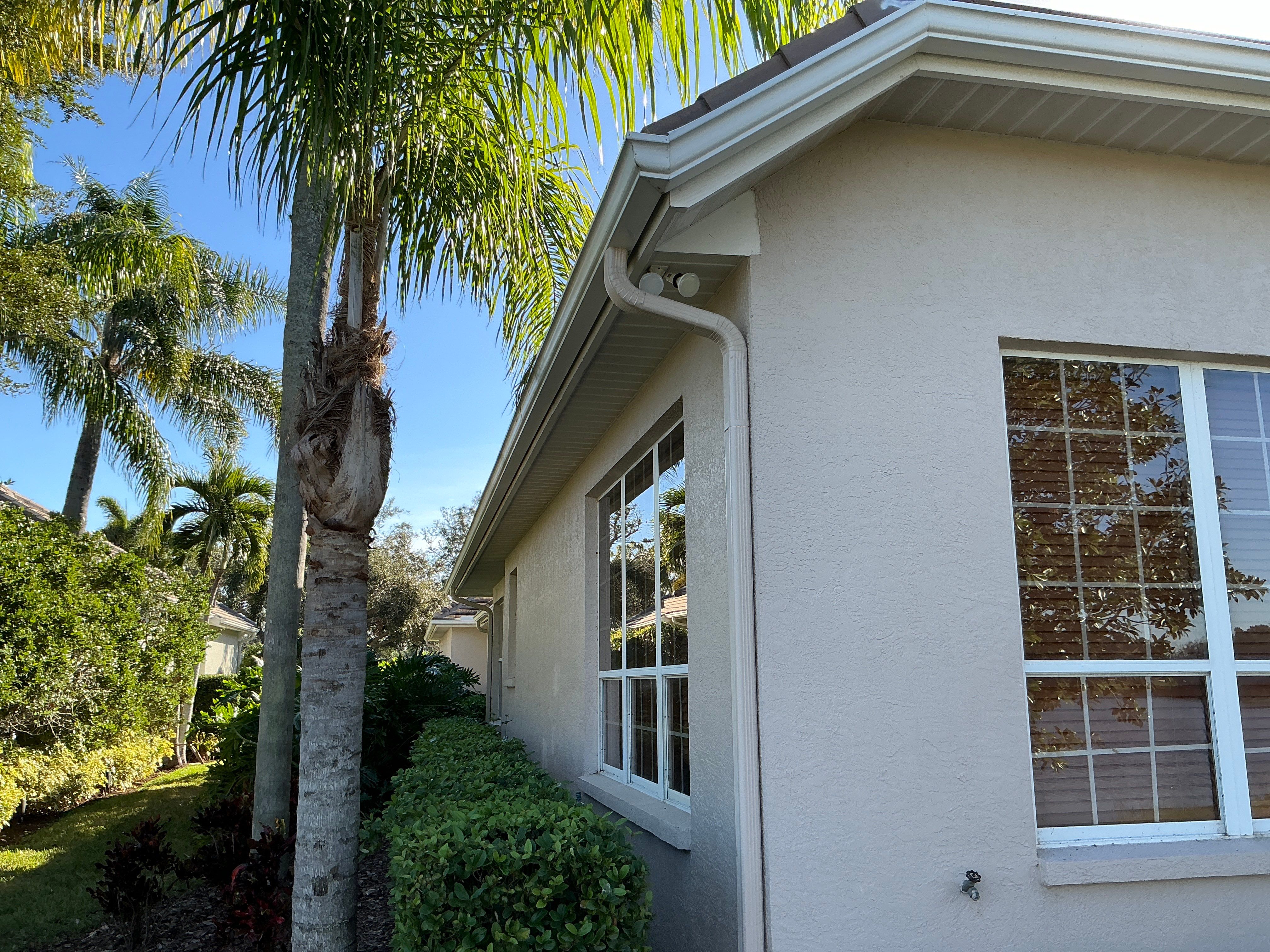 White Seamless Gutters for Florida's cities  by Gutter Professors