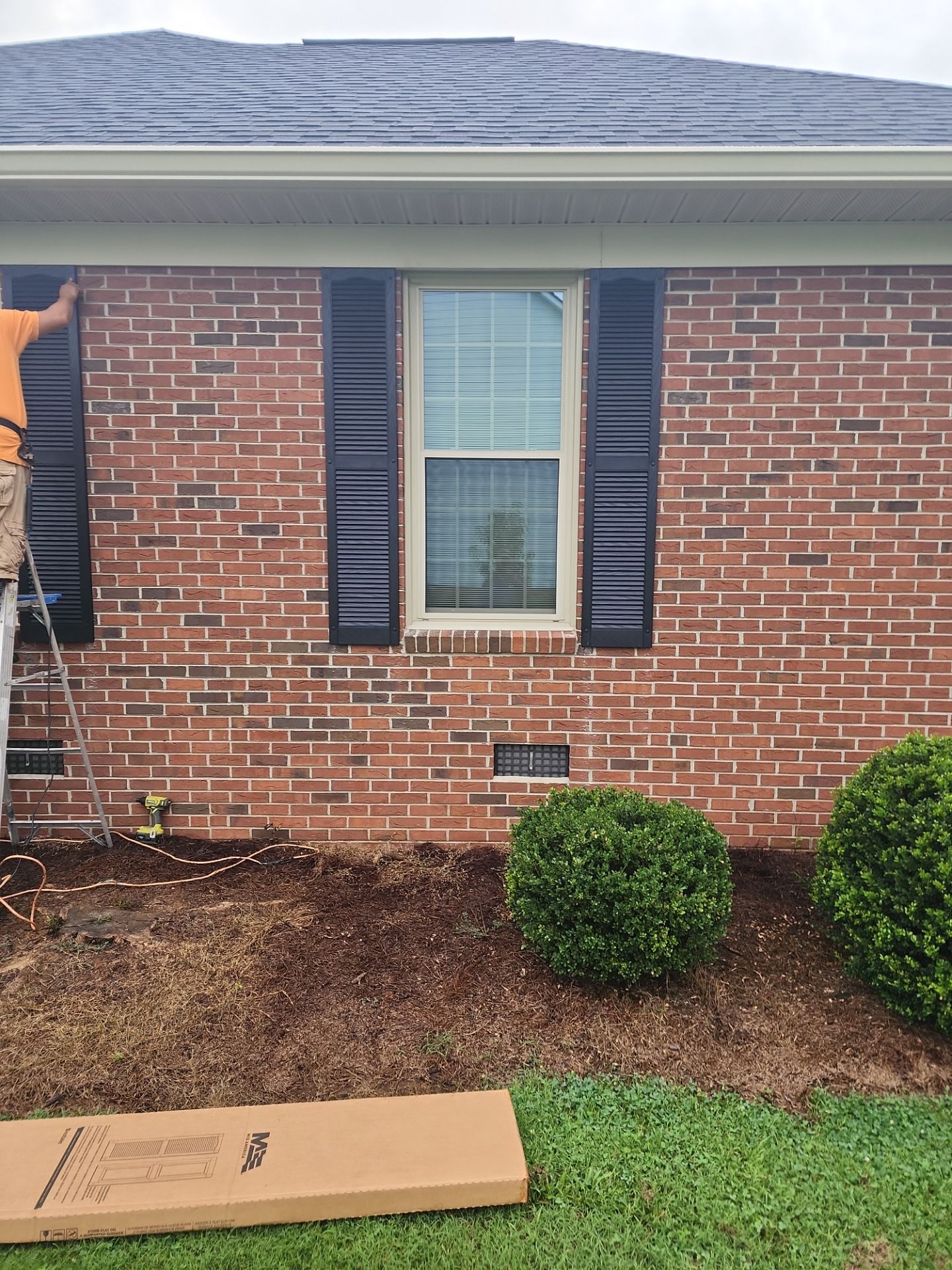 Residential Roofing Installation using Owens Corning® Oakridge Onyx Black by Indigo State Roofing