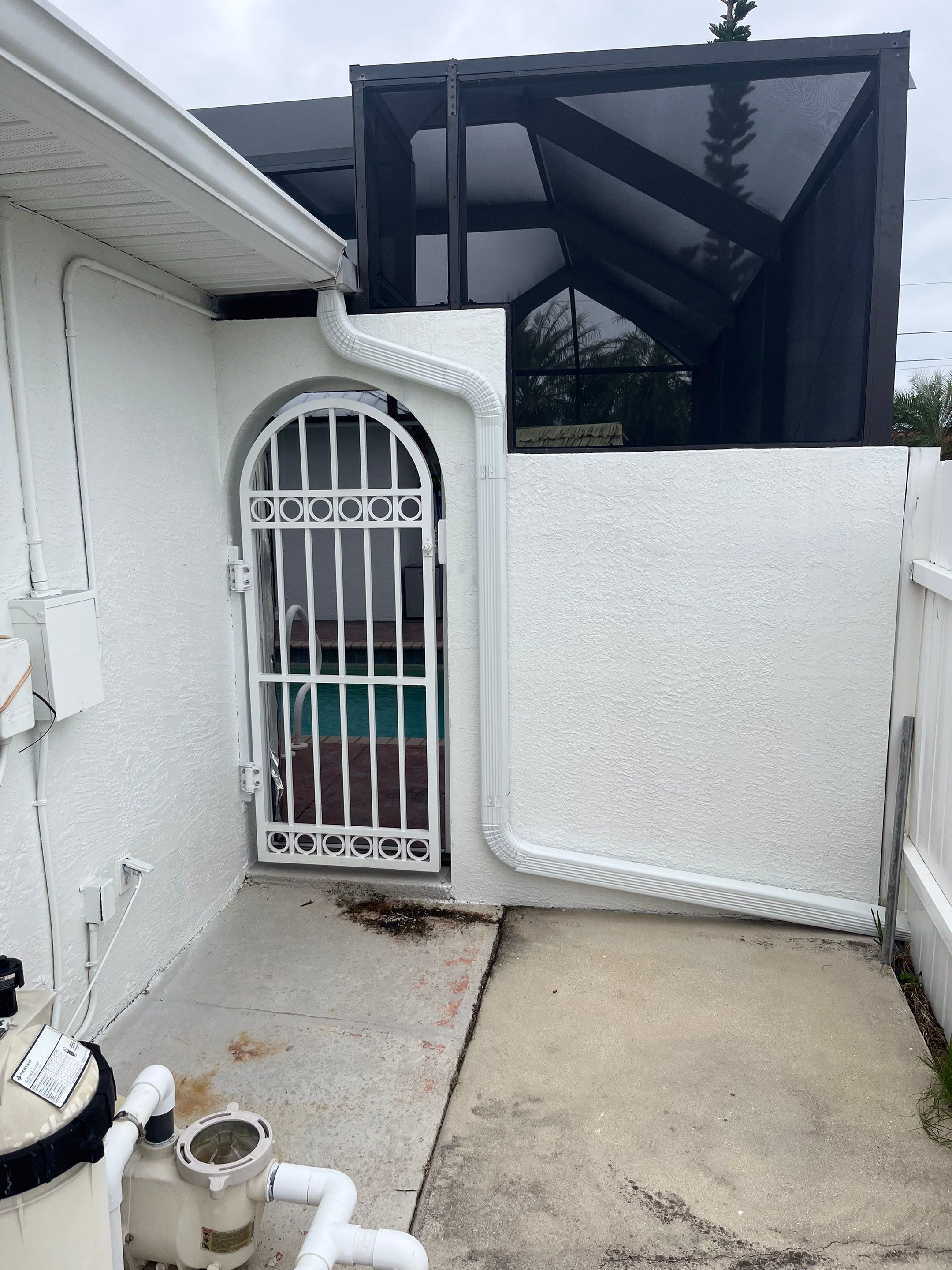 Seamless Aluminum Gutters in Cape Coral FL by Gutter Professors